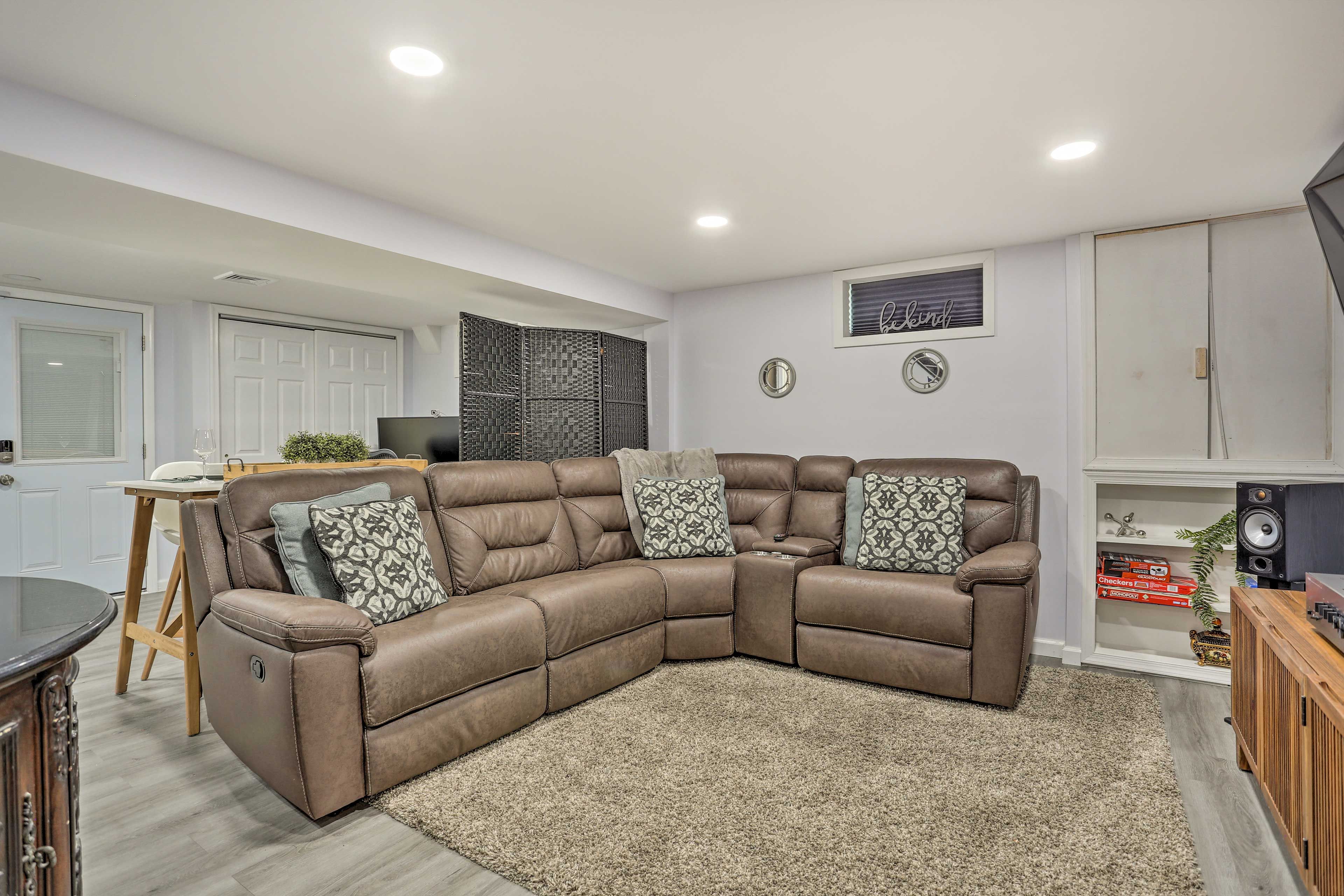 Living Area | Free WiFi (100 Mbps) | Central Heat & A/C | Board Games