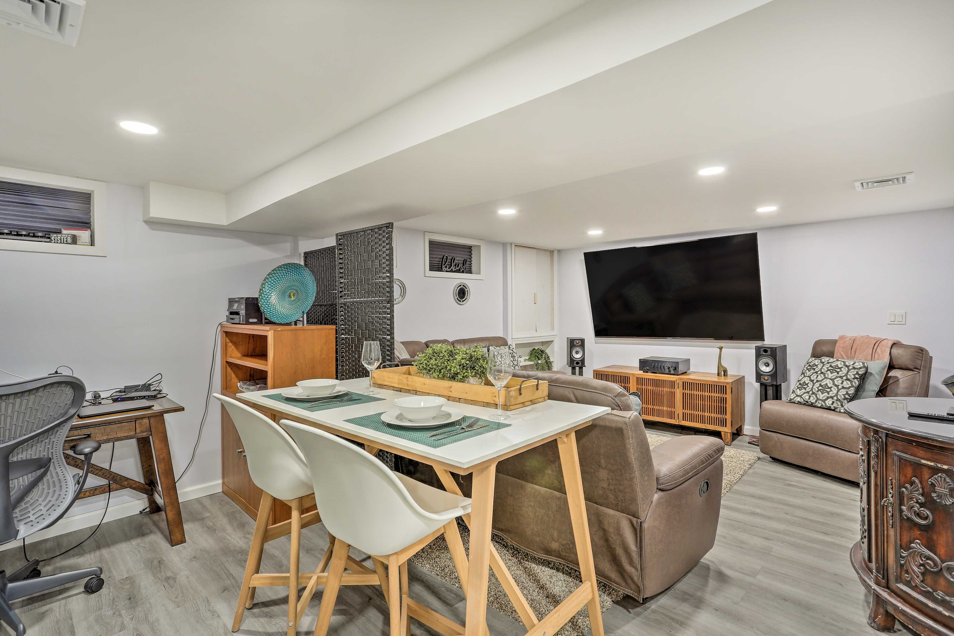 Dining Area | Dishware Provided