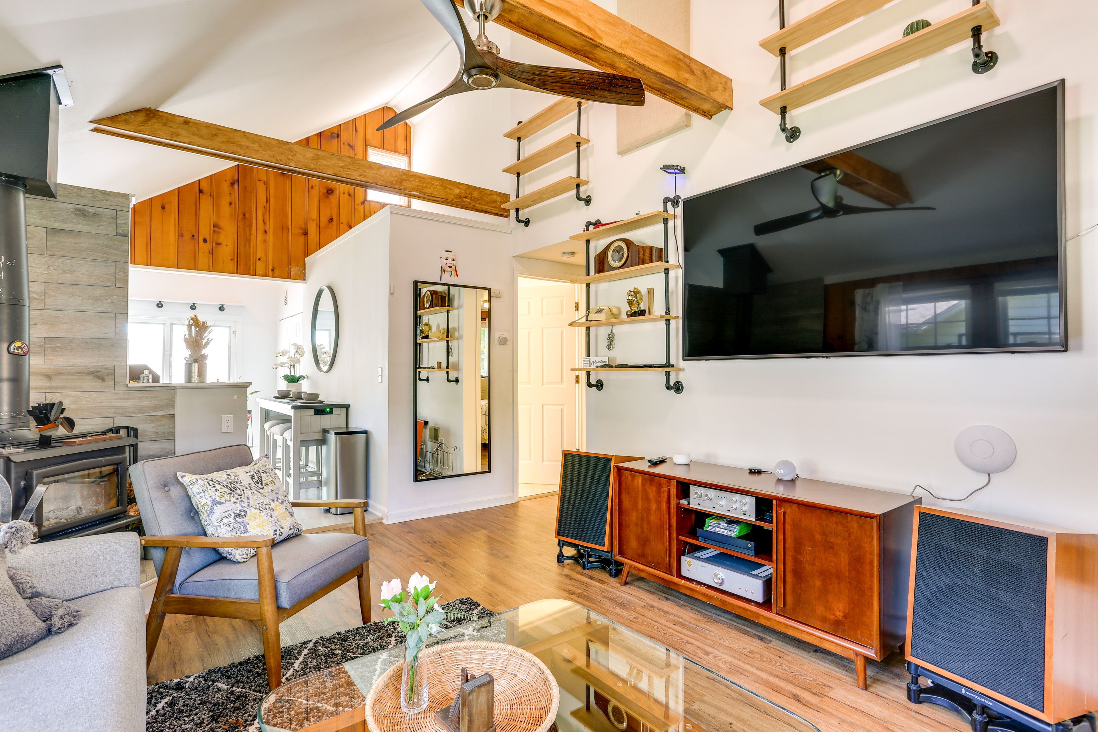 Living Room | Free WiFi | Smart TV | Split A/C + Heat Unit | Wood-Burning Stove