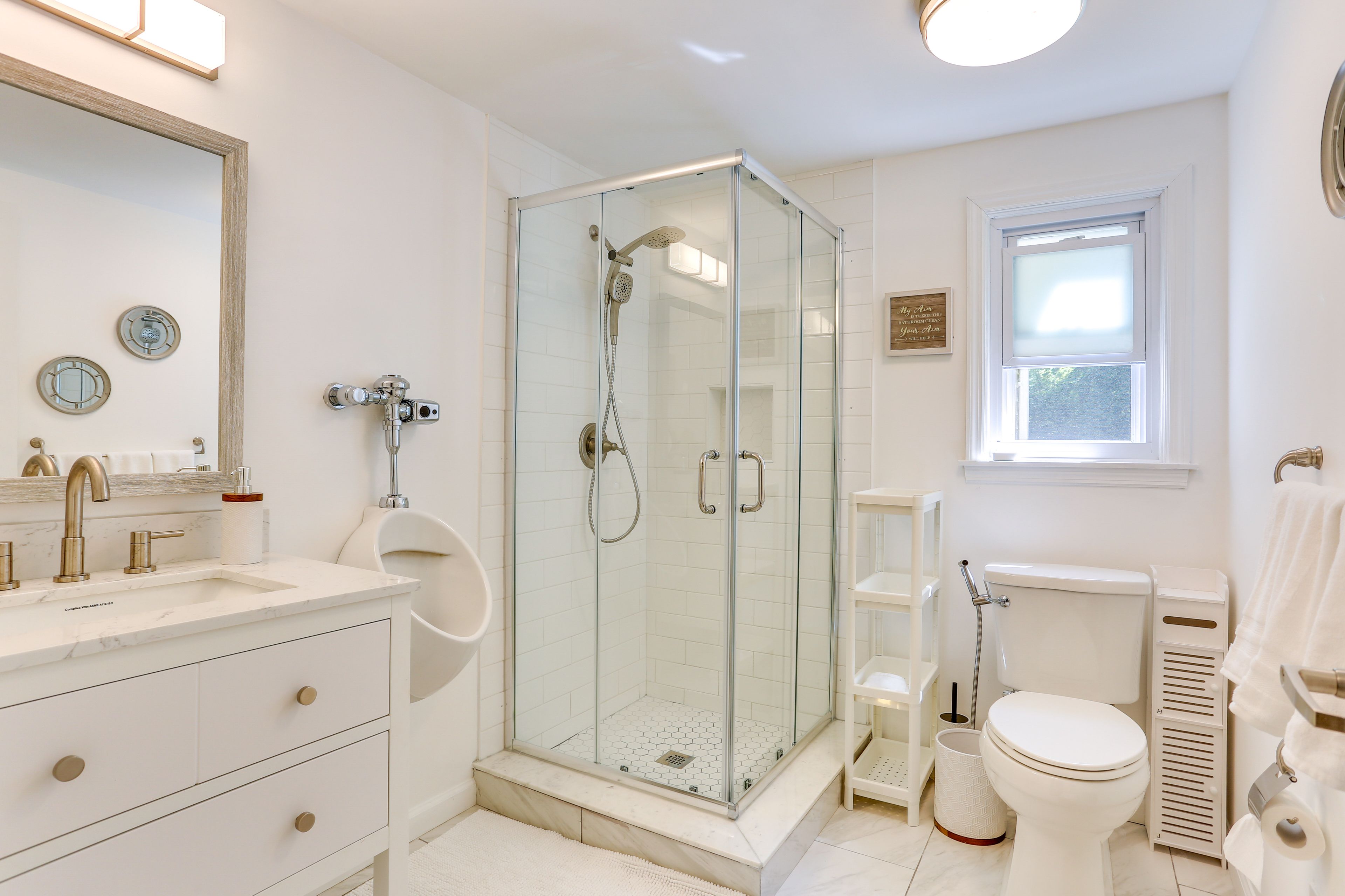Full Bath | Complimentary Toiletries | Towels Provided