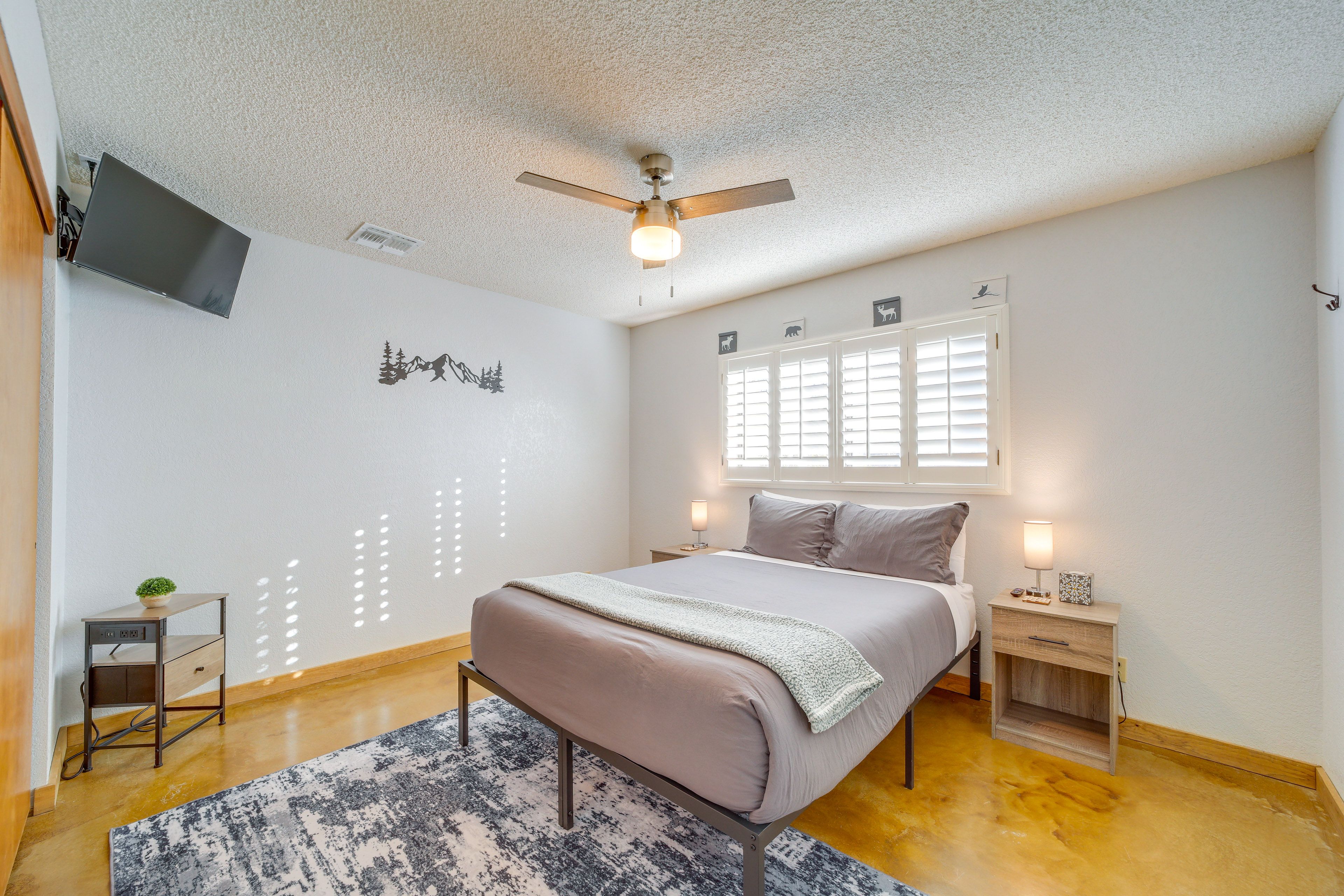 Bedroom 3 | Queen Bed