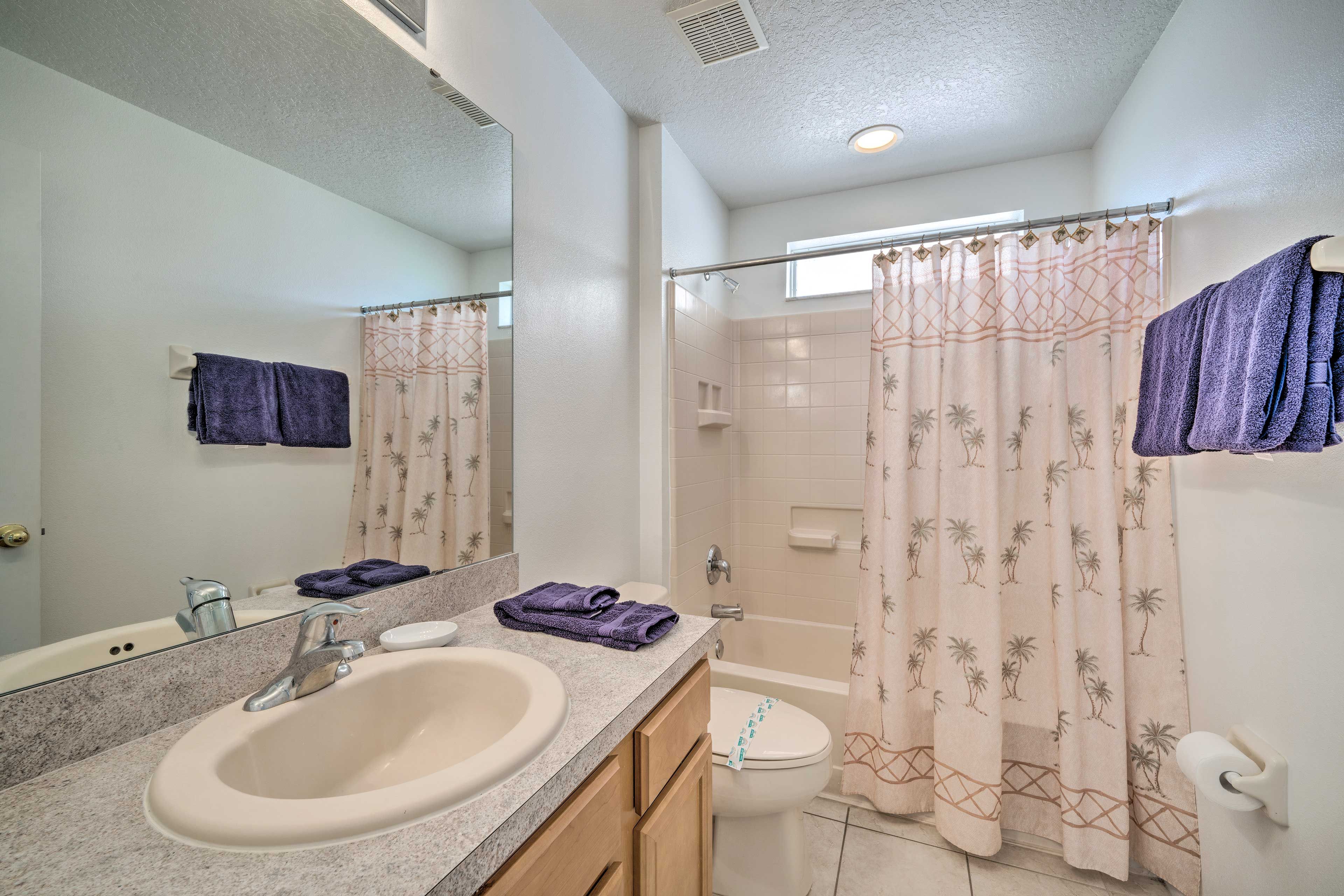 Full Bathroom | Hair Dryers Provided