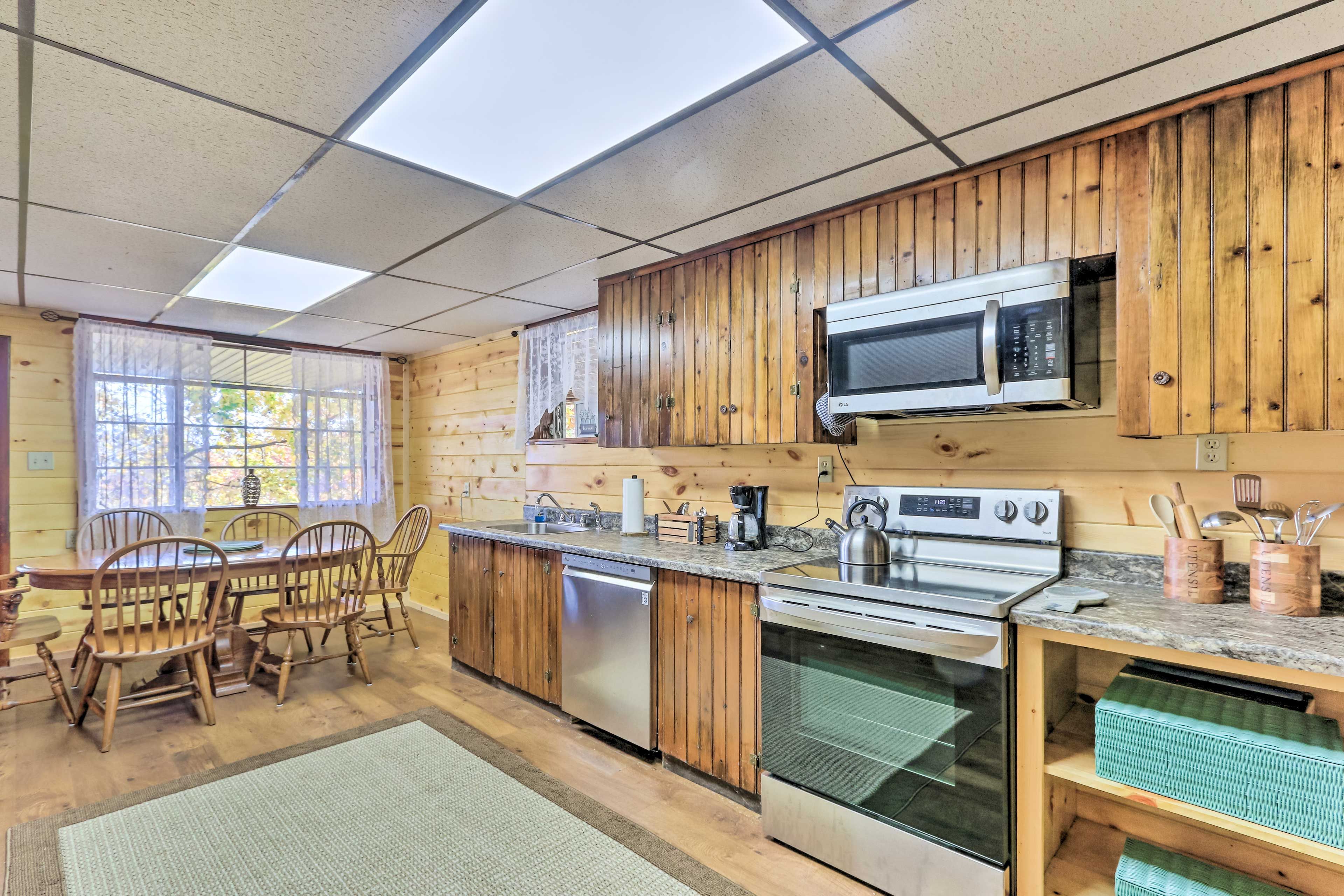Kitchen | Cooking Basics | Coffee Maker | Paper Towels/Trash Bags | Lower Level
