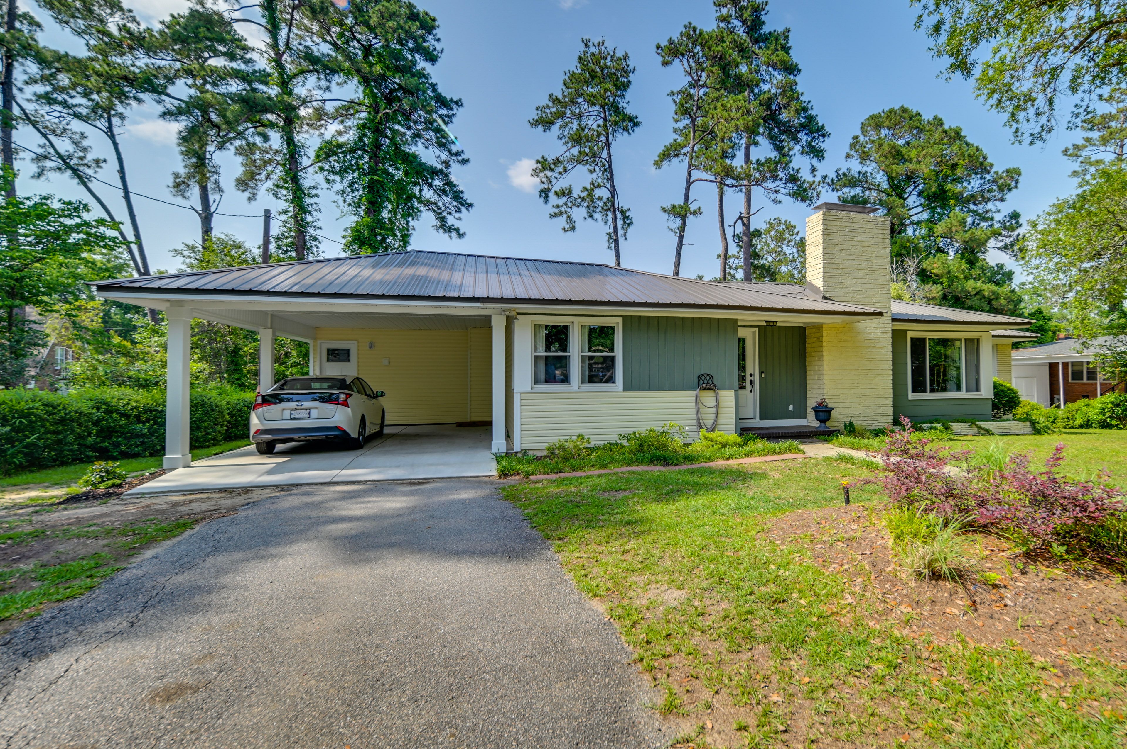 Parking | Carport (1 Vehicle) | Driveway (1 Vehicle)