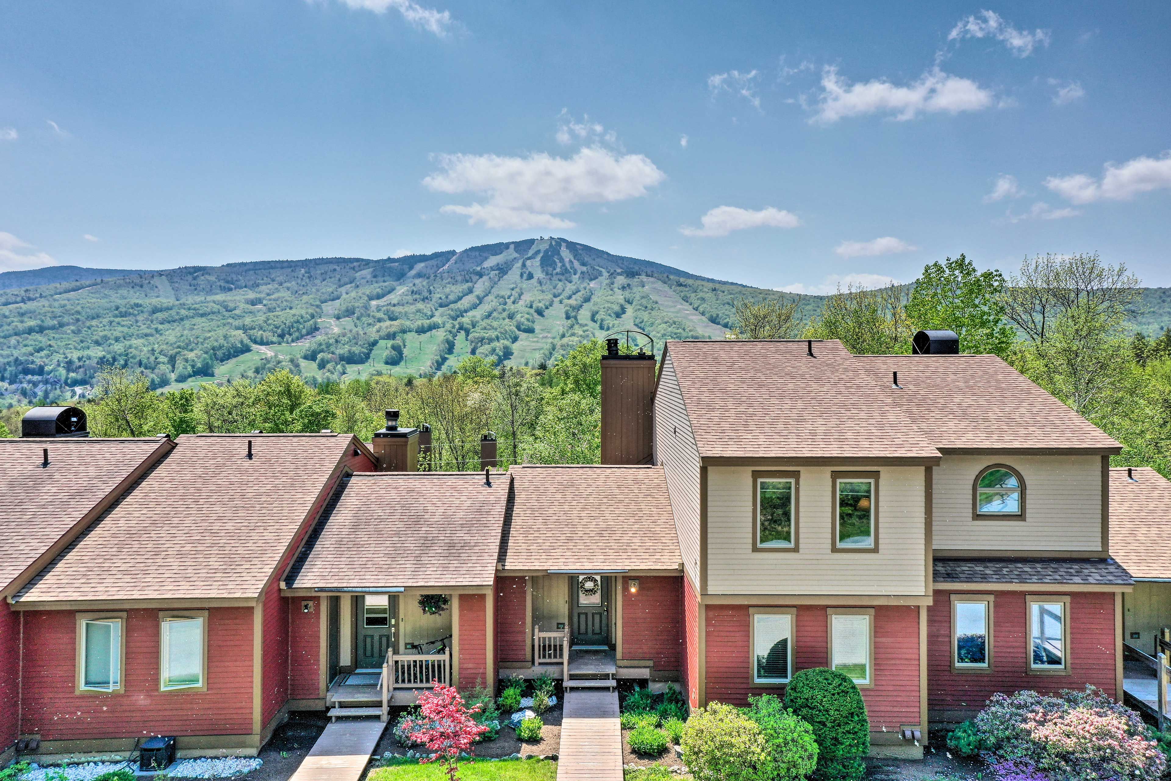 West Dover Vacation Rental | 4BR | 4BA | Stairs Required | 2,400 Sq Ft
