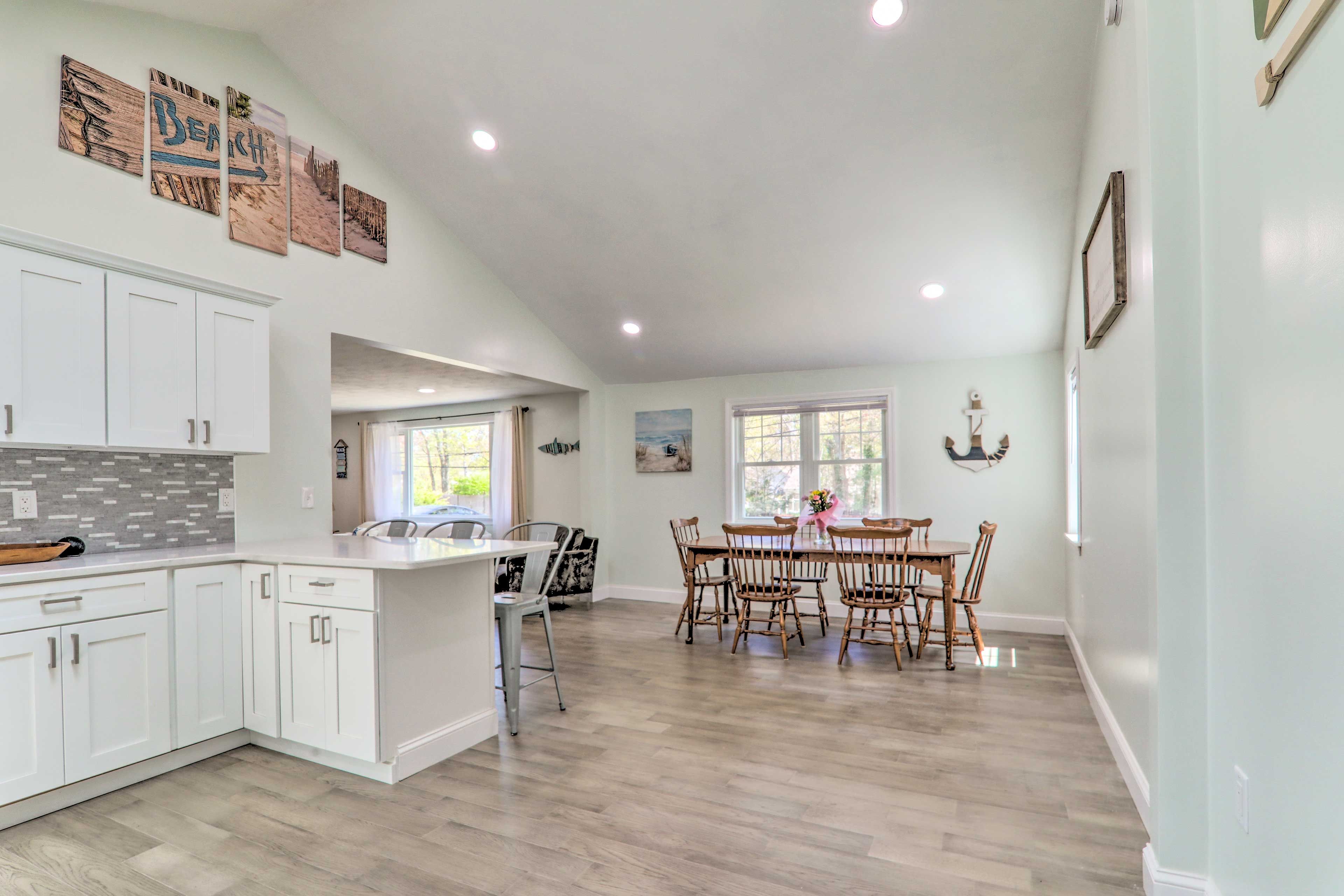 Kitchen | Dining Area