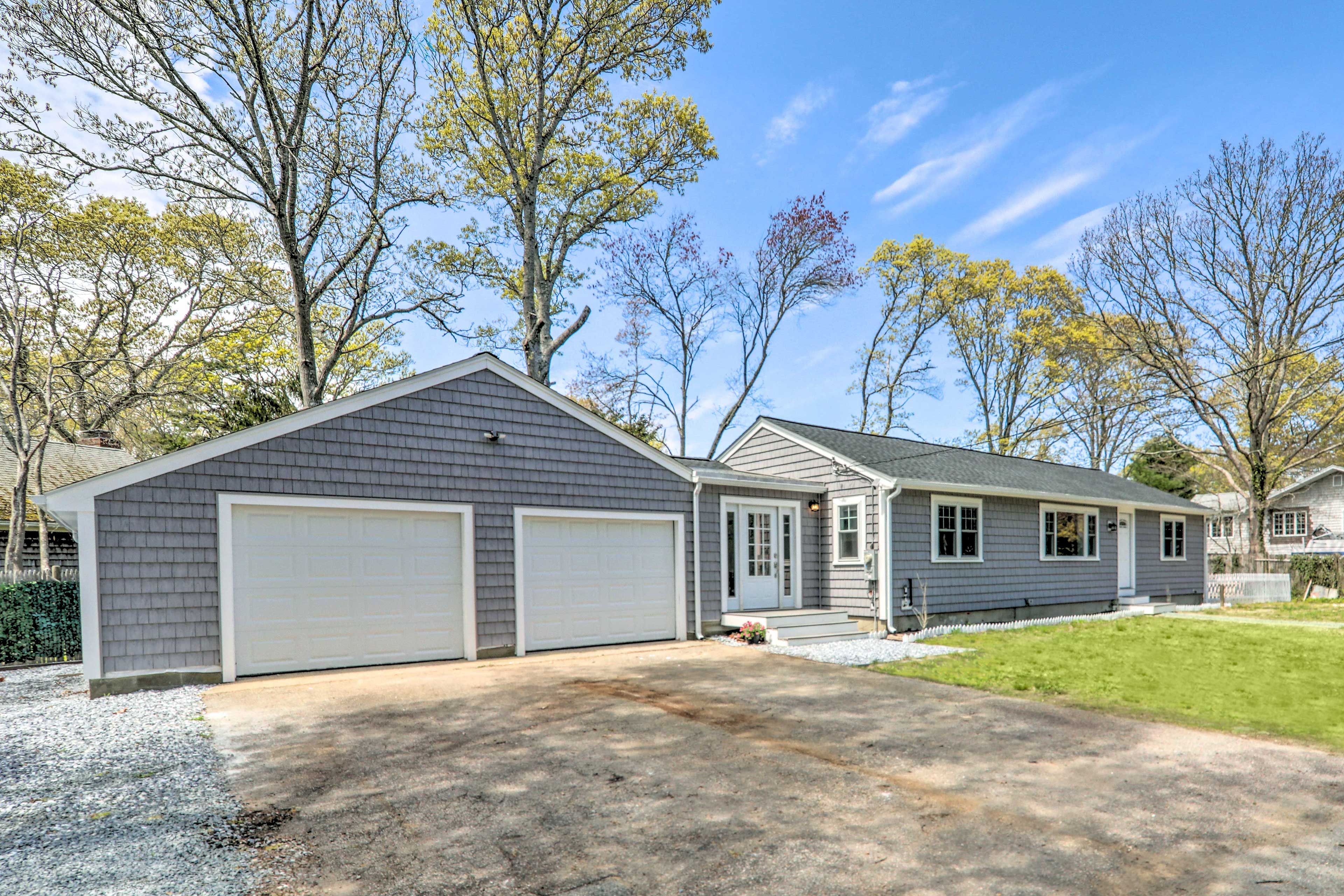 Parking | Driveway (8 Vehicles) | RV/Trailer Parking