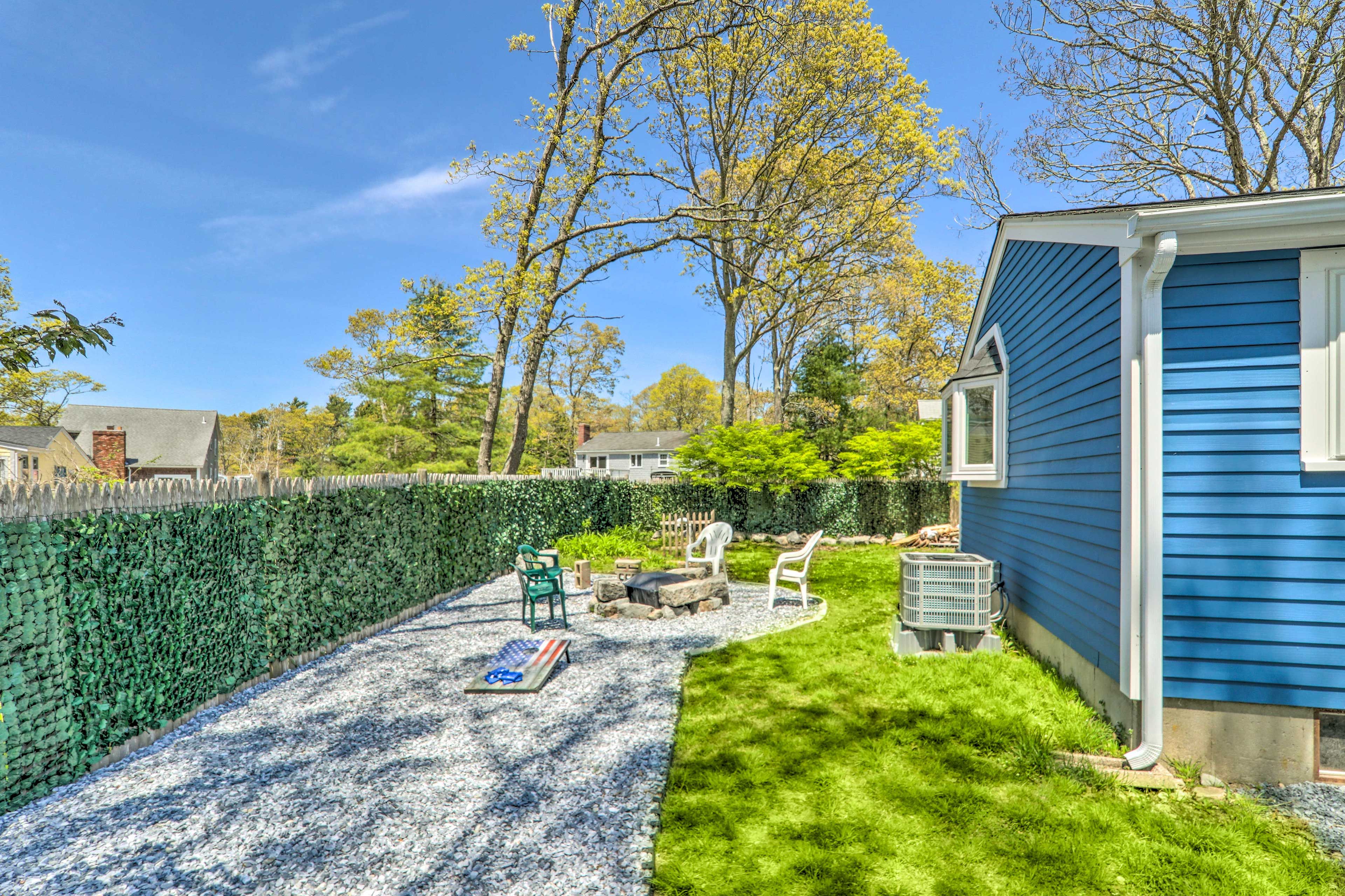 Backyard | Fire Pit | Outdoor Seating