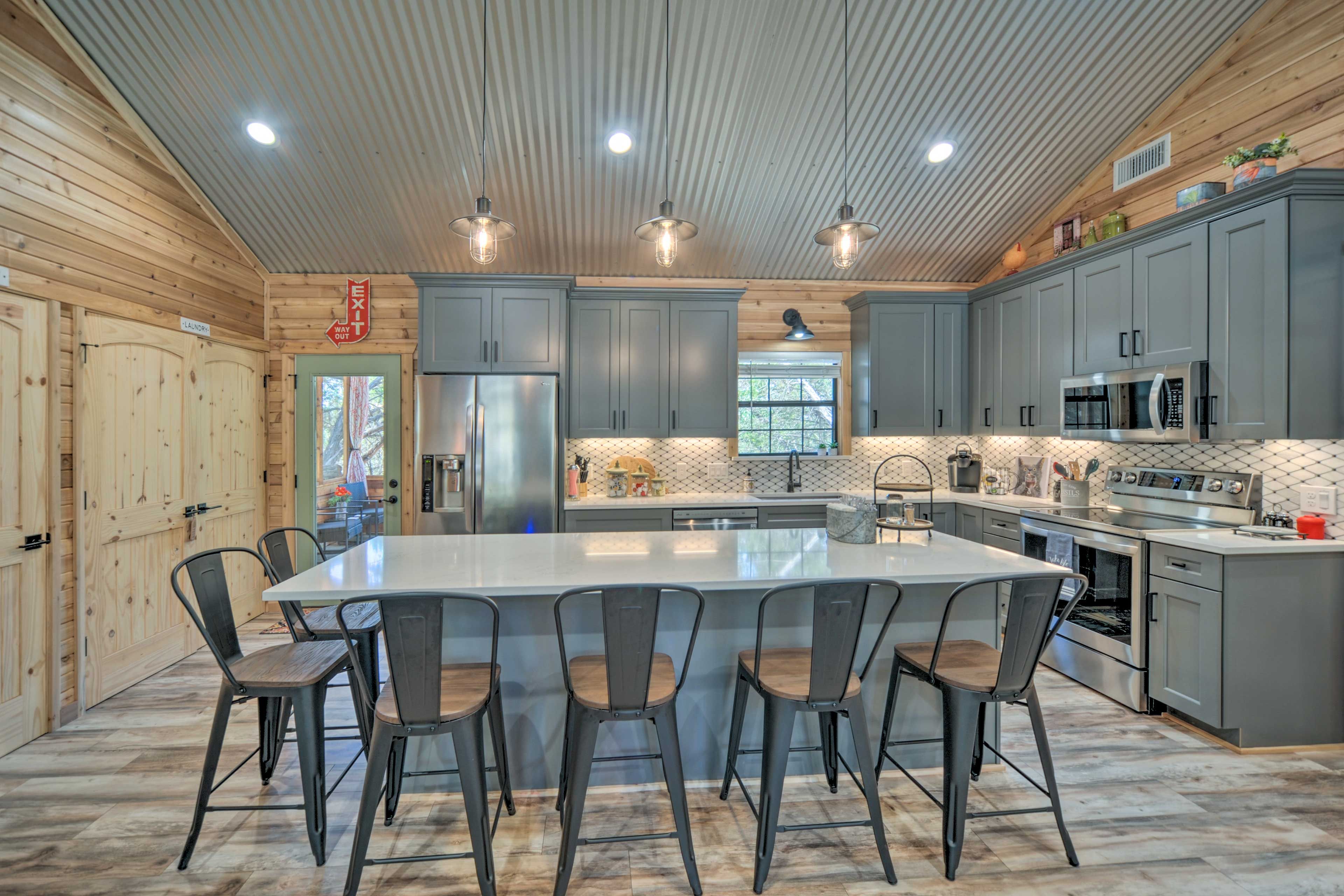 Breakfast Bar Dining