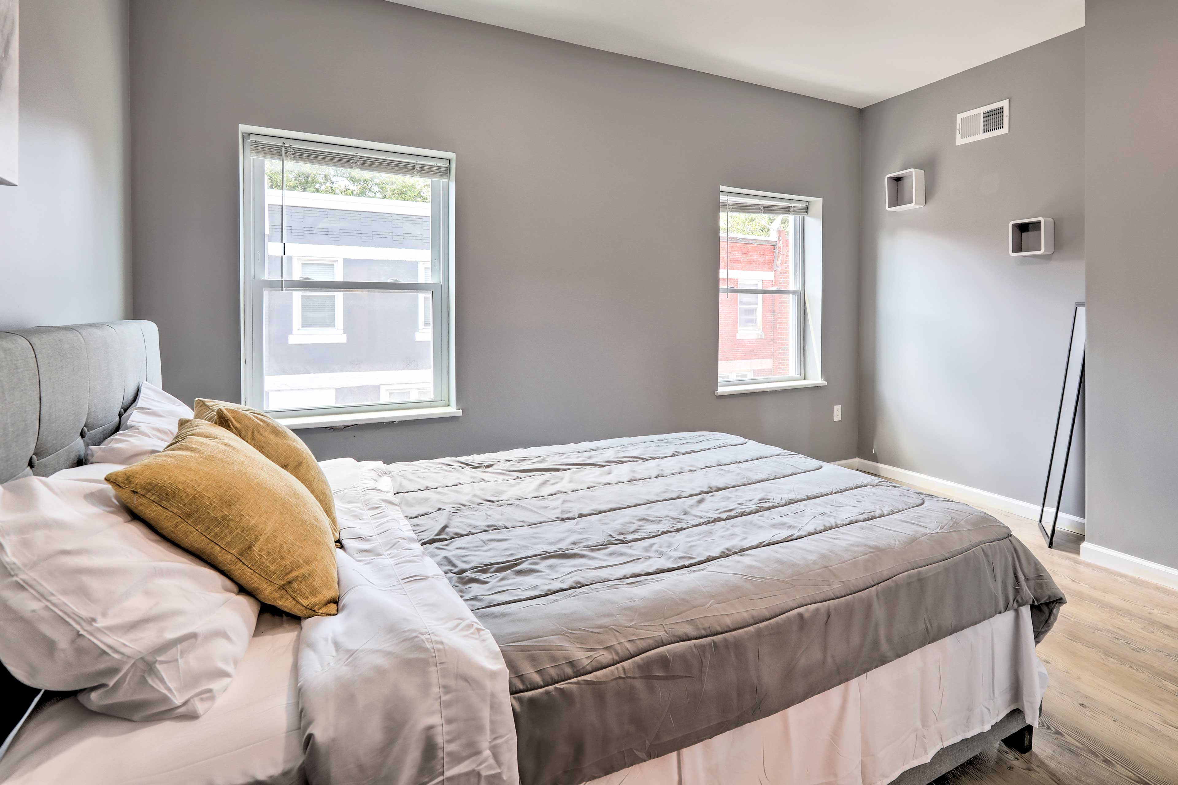 Bedroom 1 | Upper Level | Queen Bed | Linens Provided
