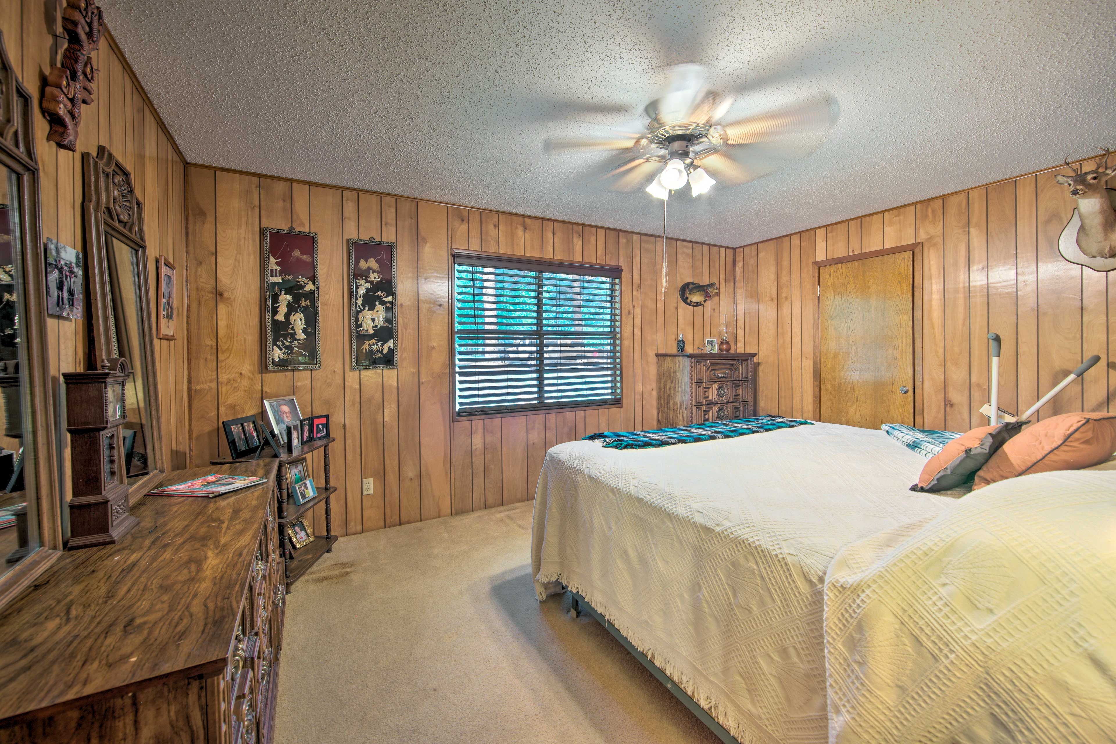 Bedroom 1 | King Bed