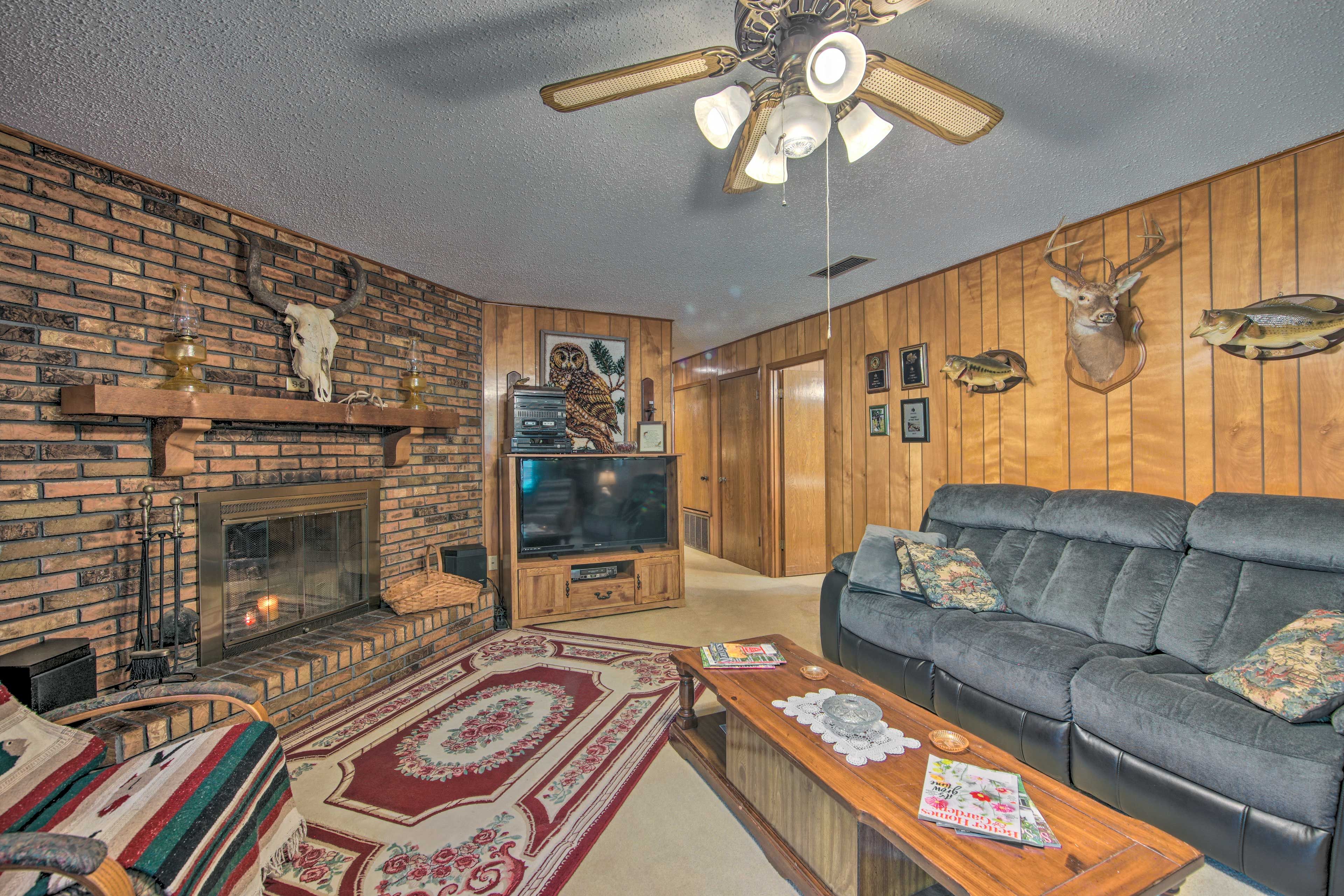 Living Room | Cable Access