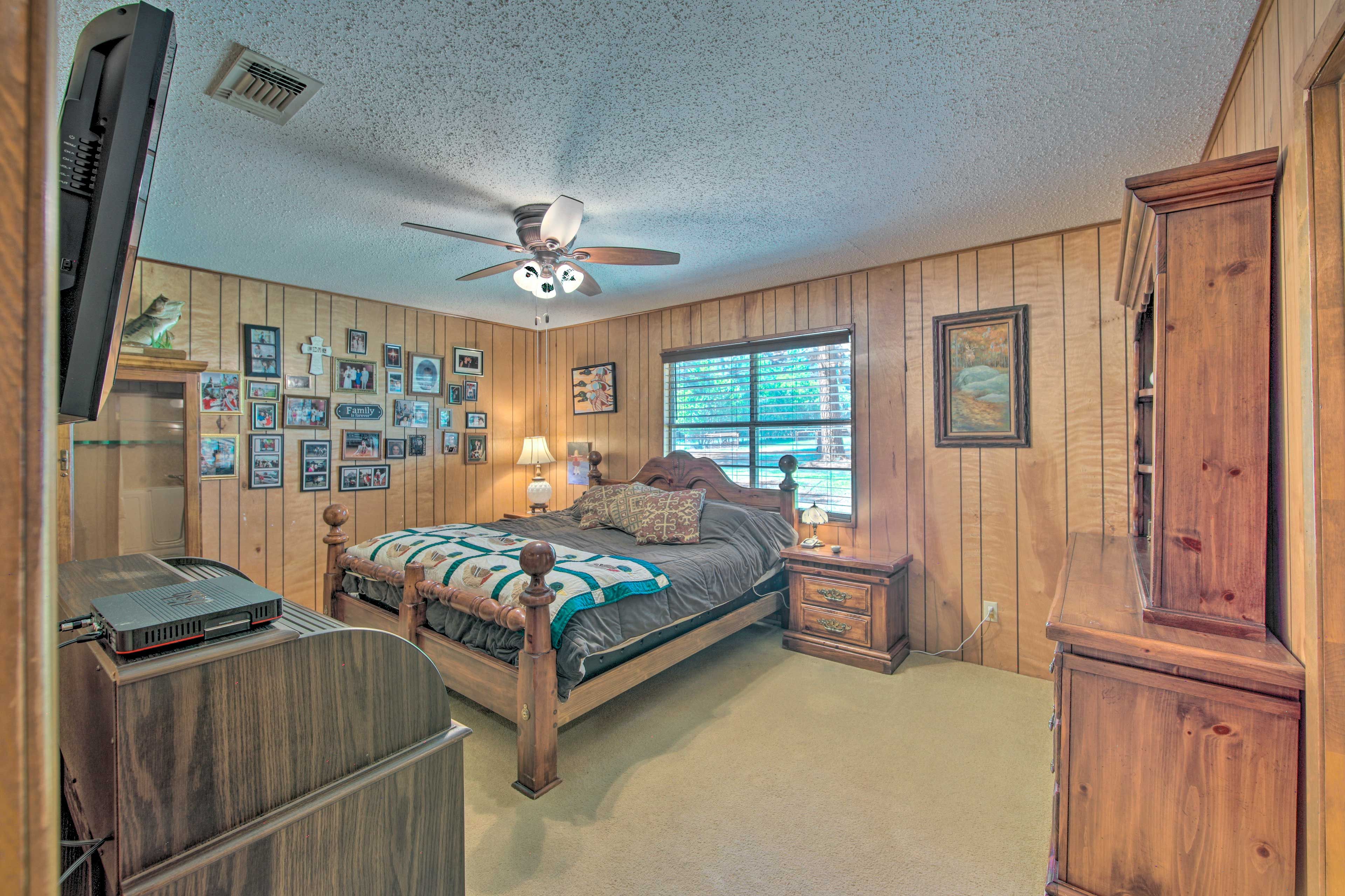 Bedroom 2 | King Bed