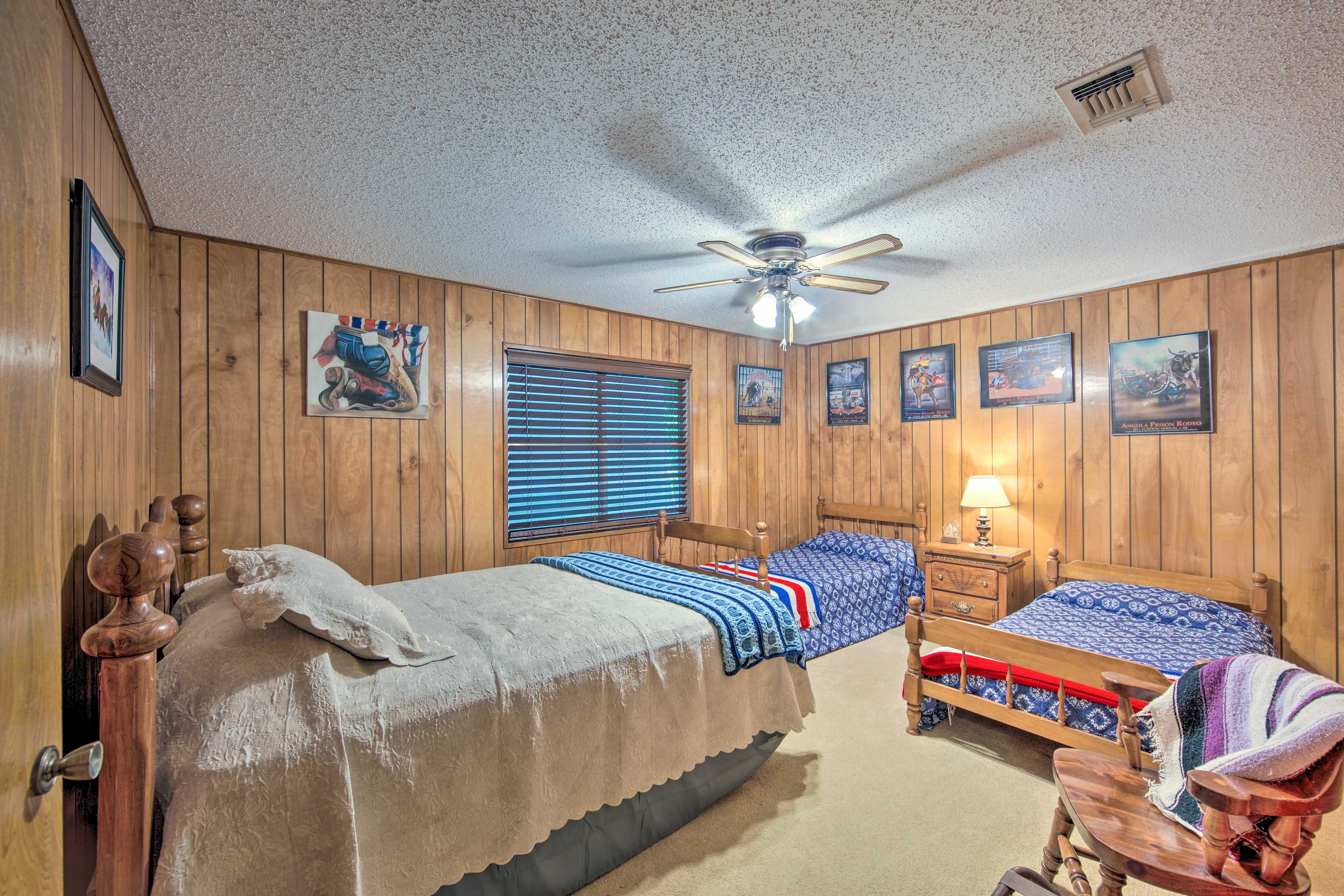 Bedroom 3 | Queen Bed | 2 Twin Beds