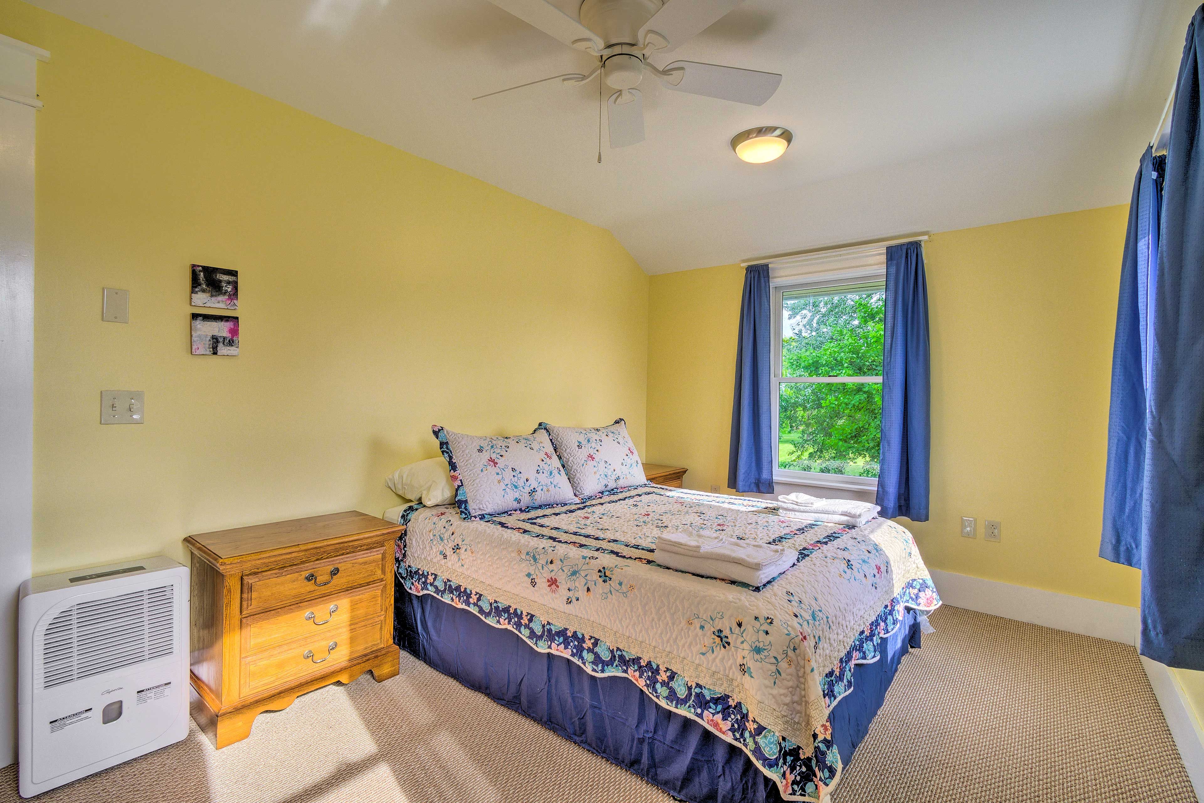 Bedroom 1 | Queen Bed | 2nd Floor