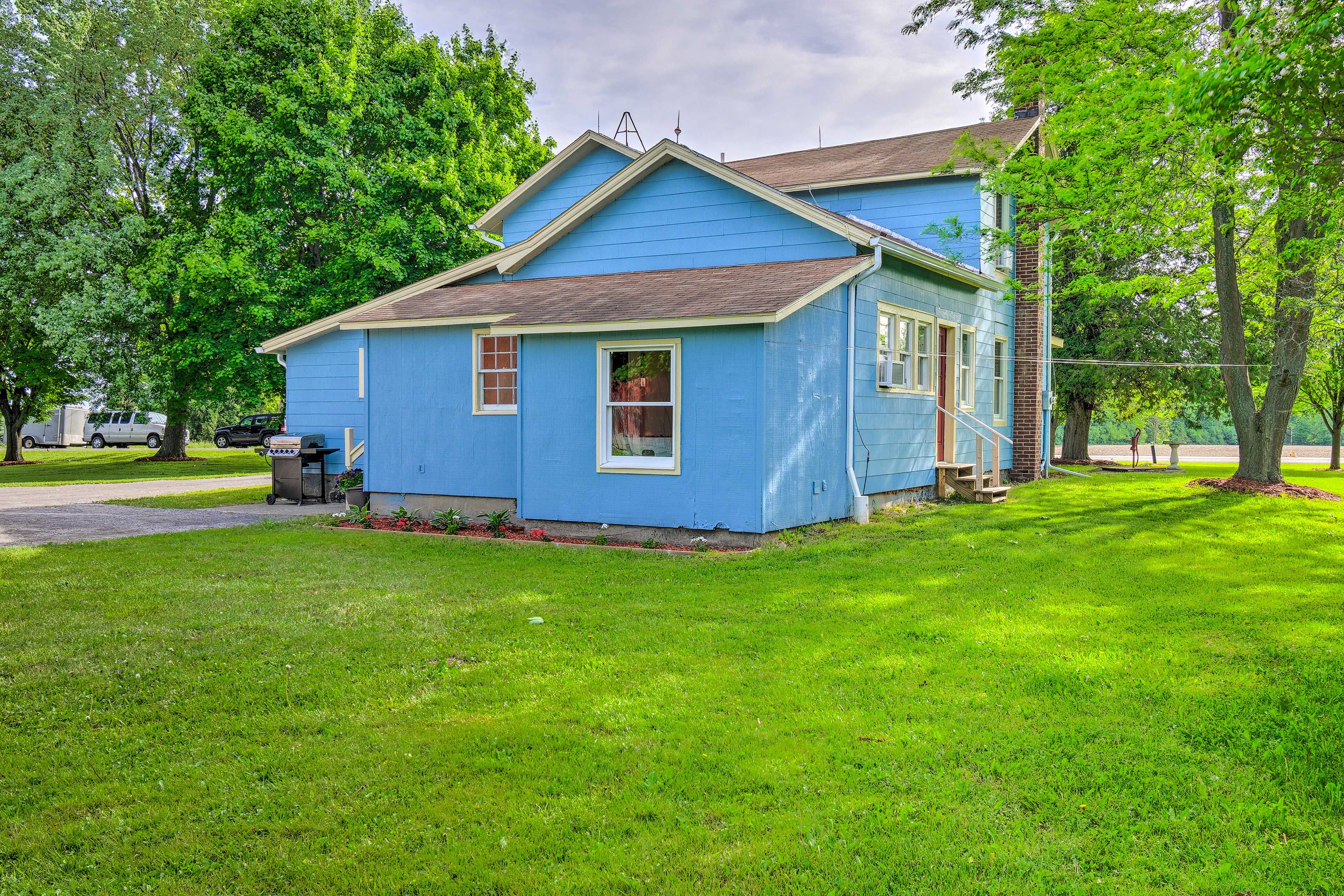 House Exterior | Private Yard | Gas Grill