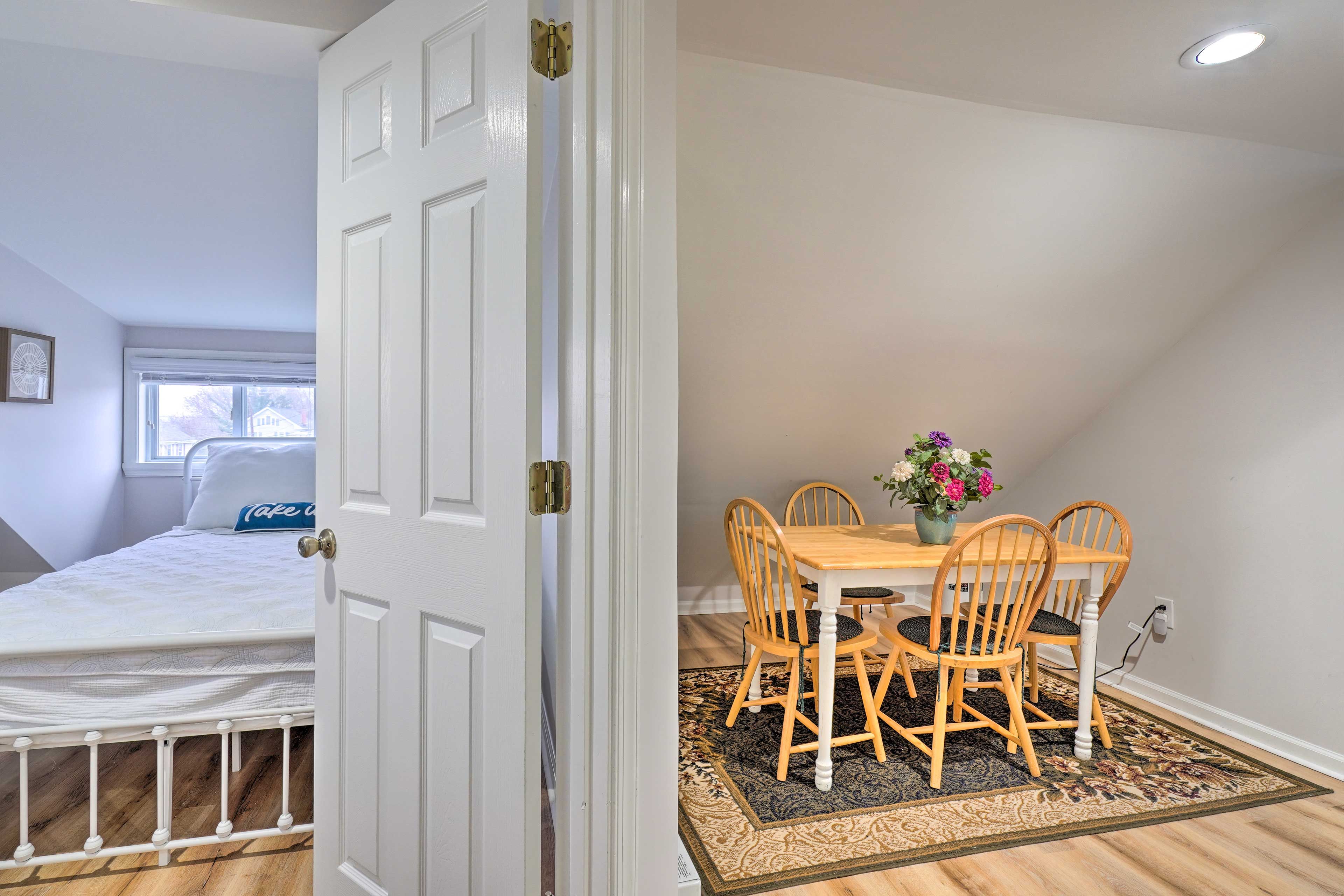 Dining Area | Dishware & Flatware Provided | Trash Bags & Paper Towels Provided