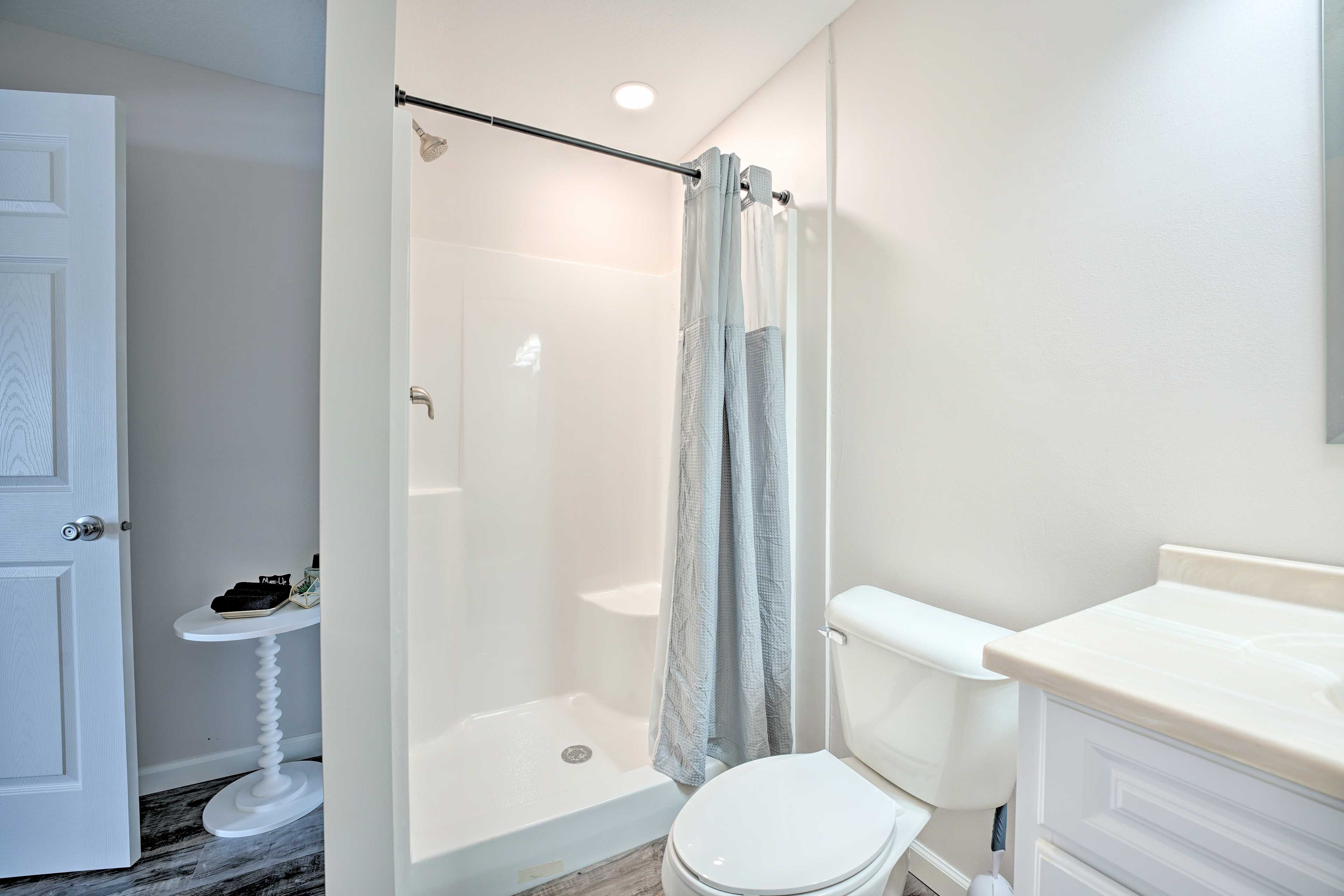 Full Bathroom | Main Floor