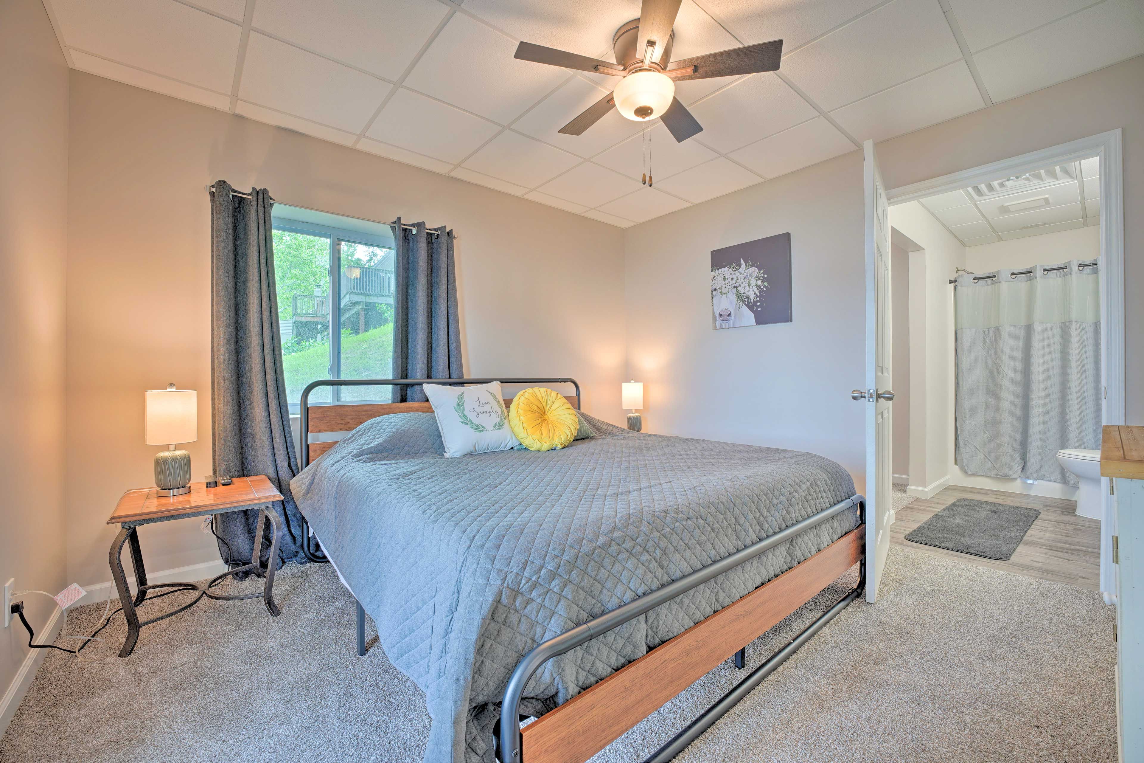 Bedroom 1 | King Bed | Crib | 2 Pack 'n Plays | Lower Level | Smart TV