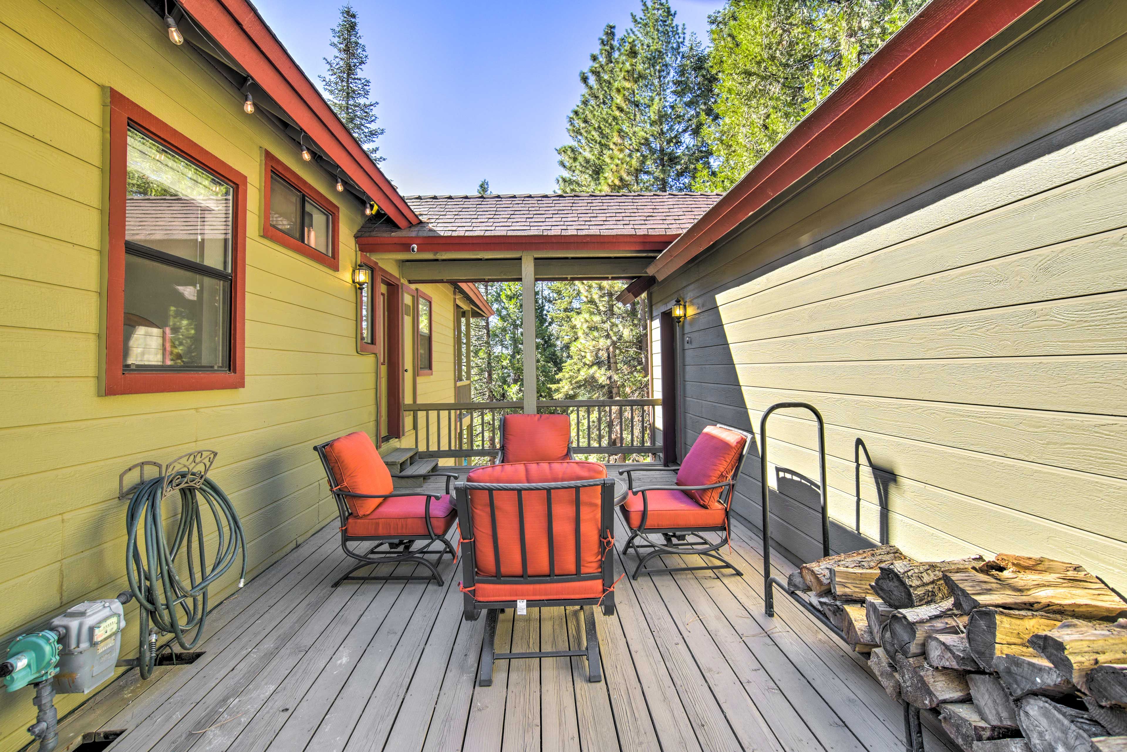 Patio | Outdoor Seating & Dining