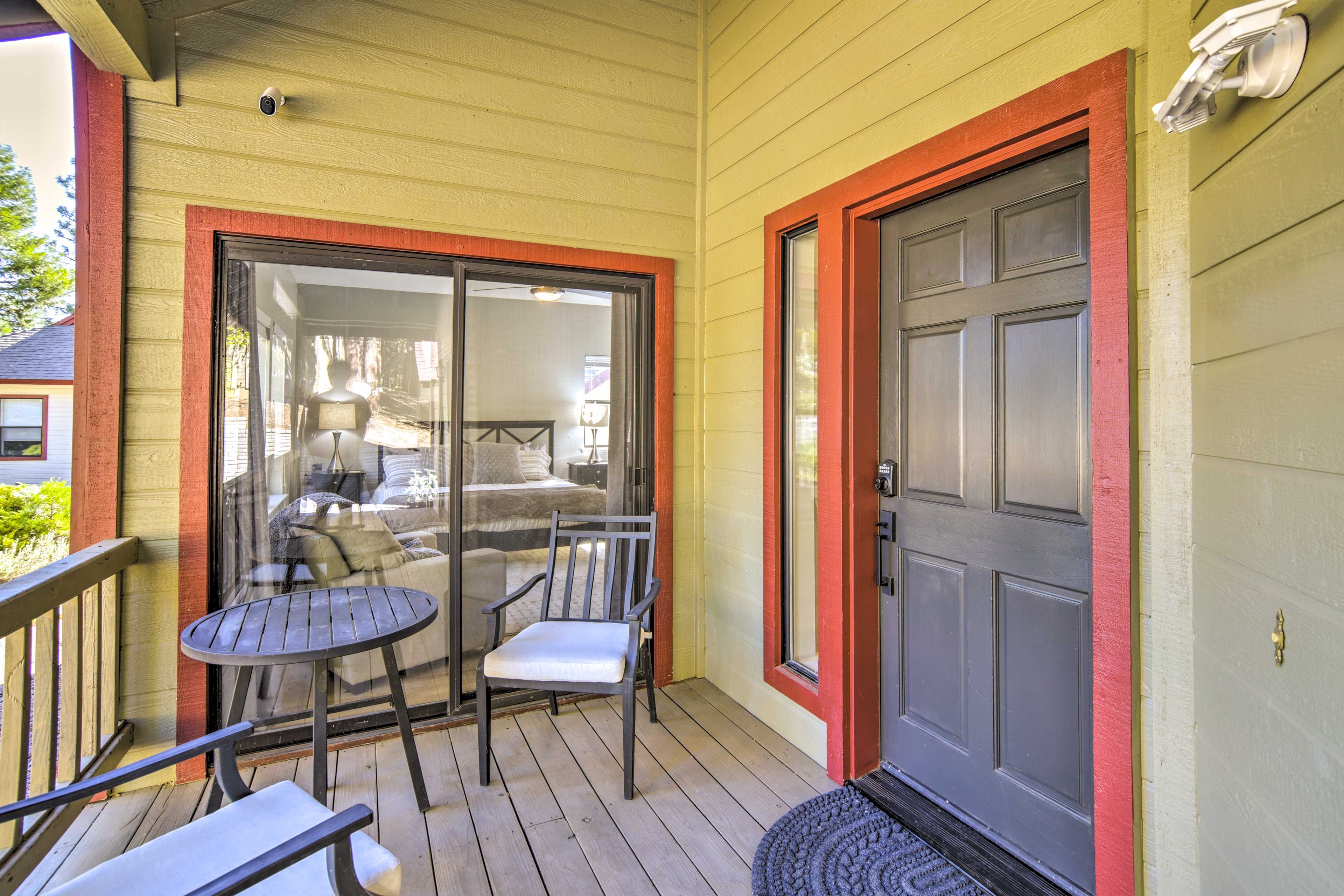 Porch | Outdoor Seating & Dining