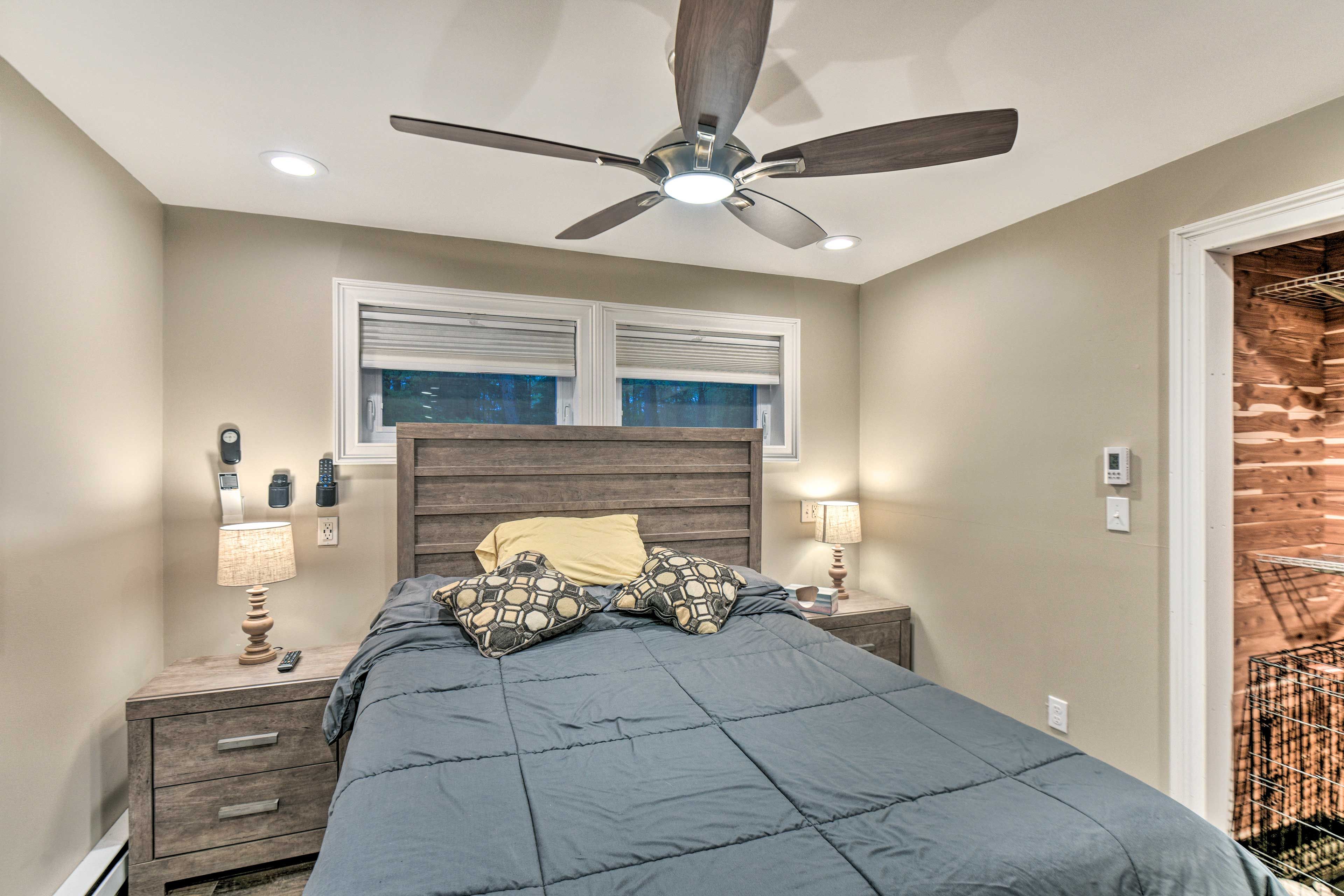 Bedroom 3 | Queen Craftmatic Adjustable Bed