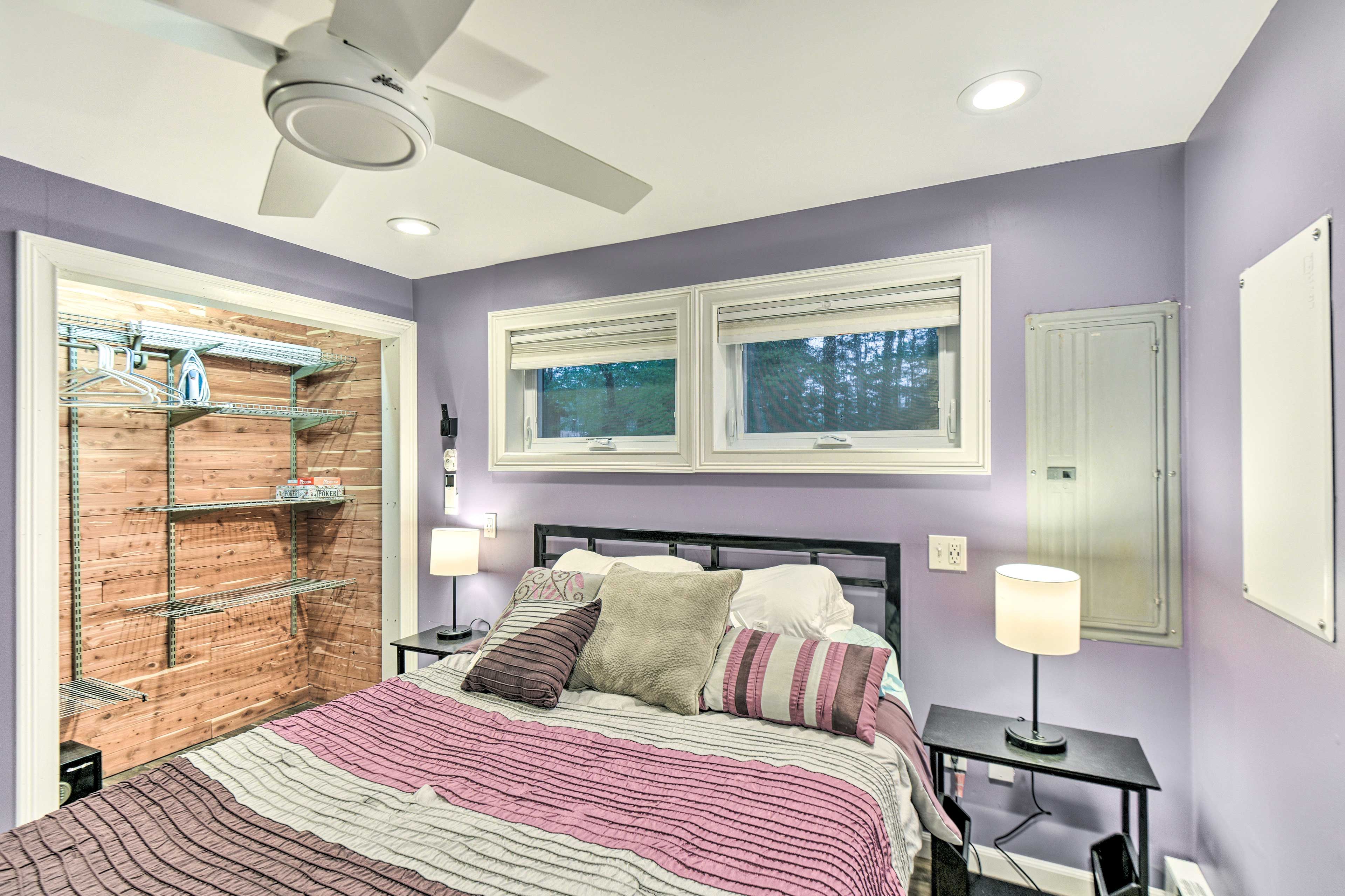 Bedroom 4 | Queen Bed