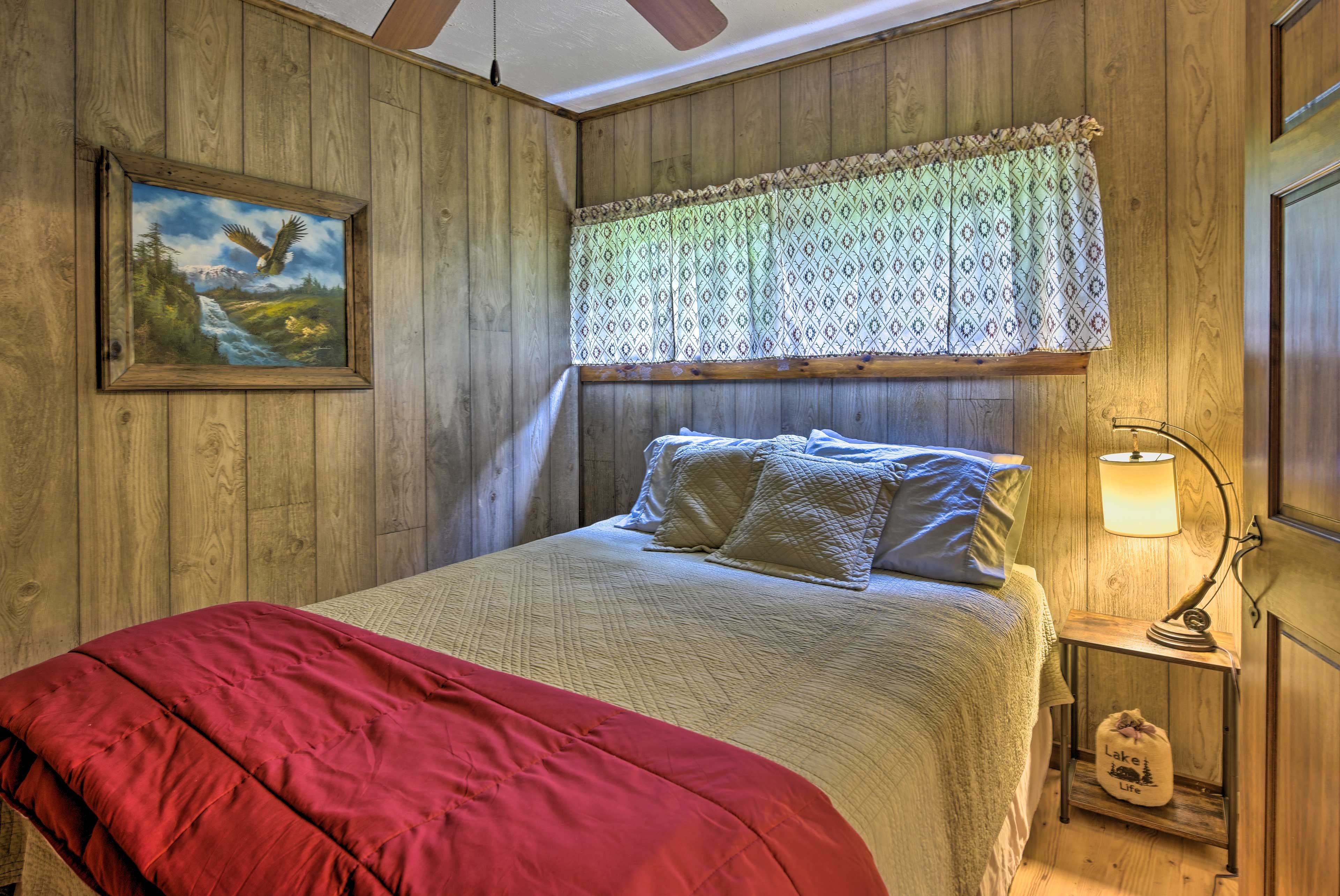 Bedroom 2 | Queen Bed
