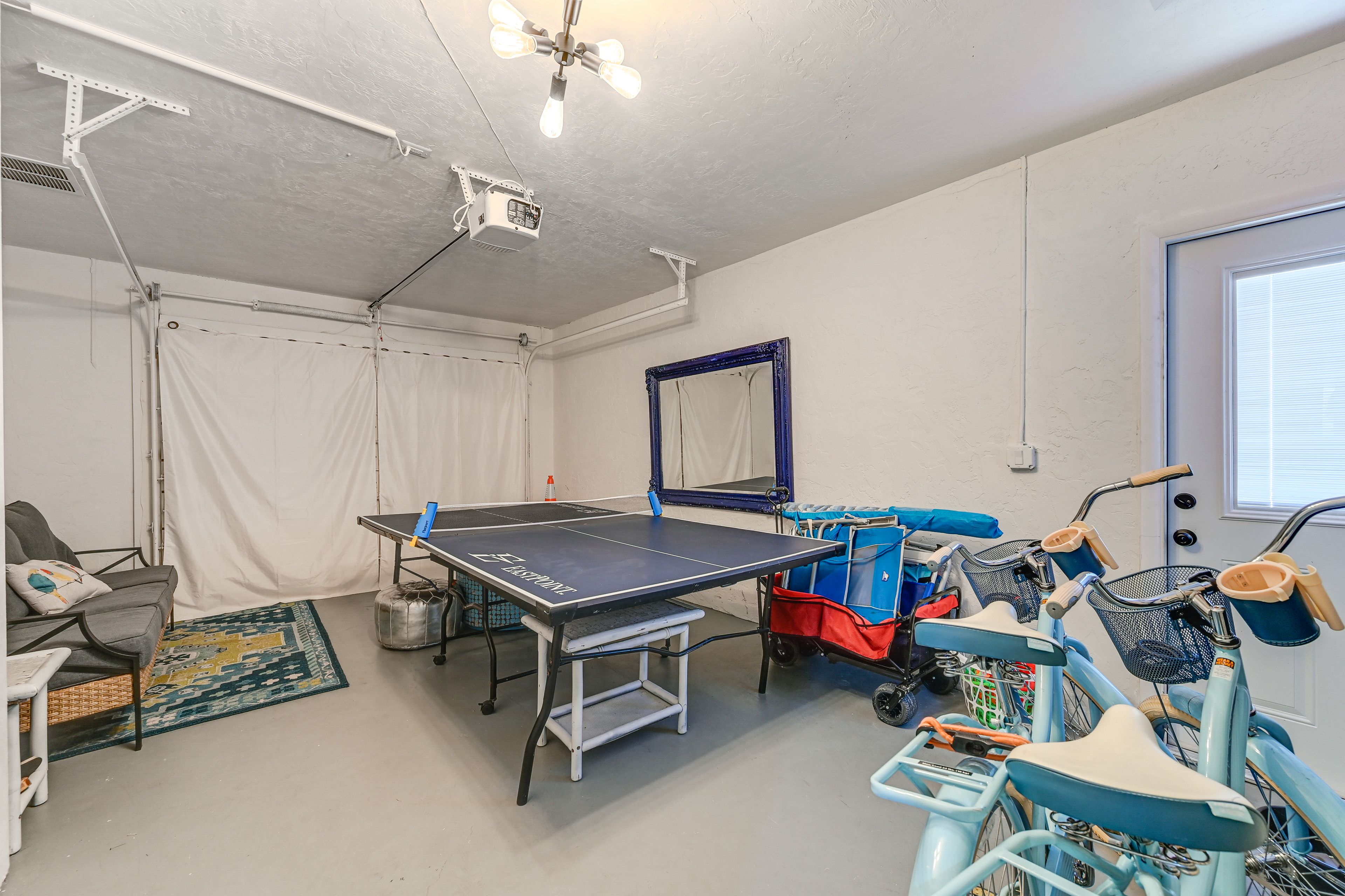 Garage | Washer & Dryer | Ping-Pong Table
