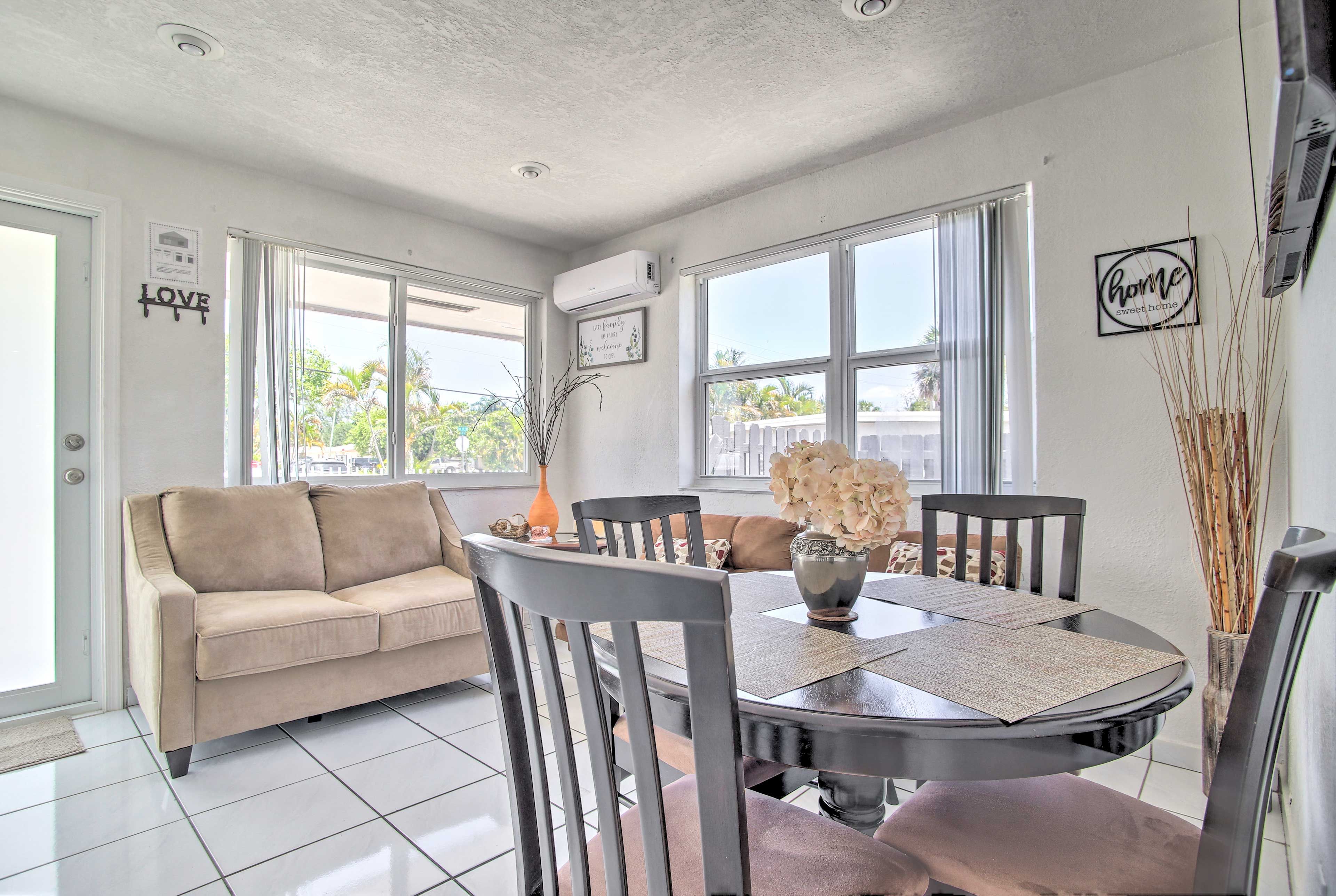 Living Room | Sleeper Sofa | Futon | Smart TV