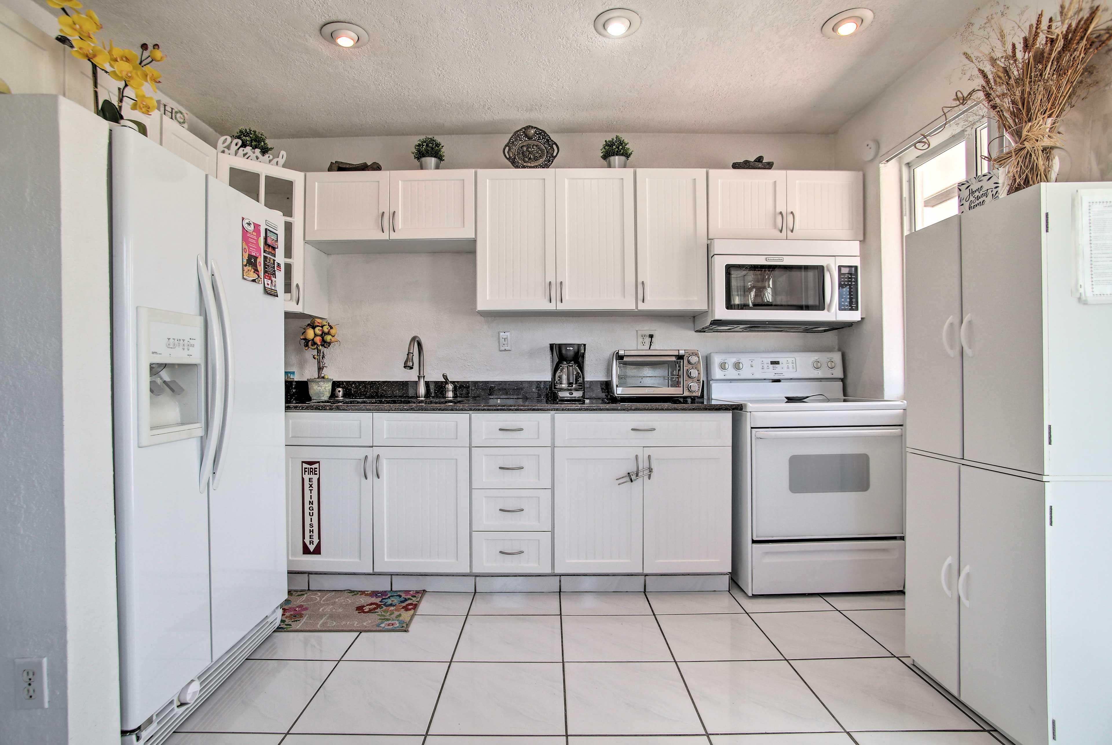 Kitchen | Electric Range | Toaster Oven | Microwave | Fridge w/ Ice Maker