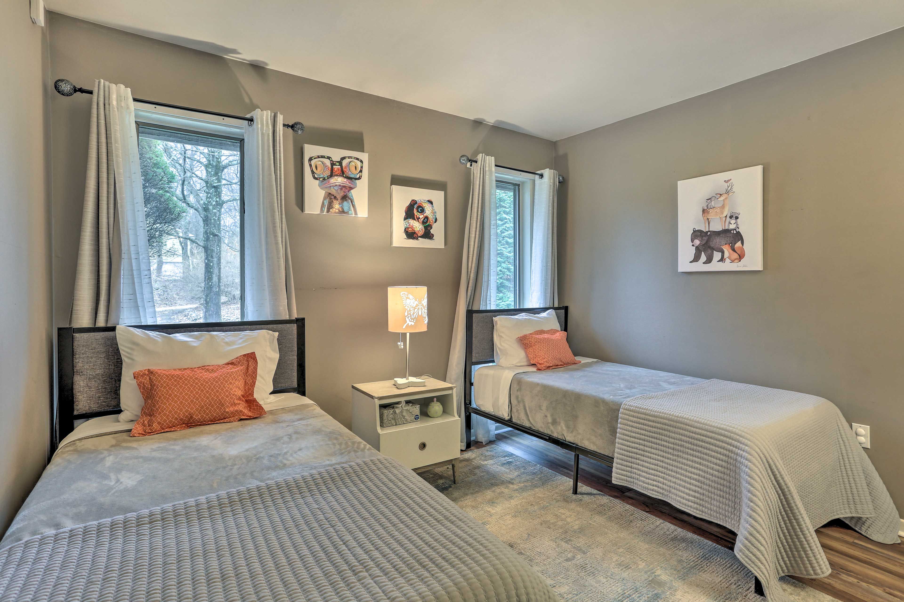 Bedroom 5 | 2 Twin Beds | Crib