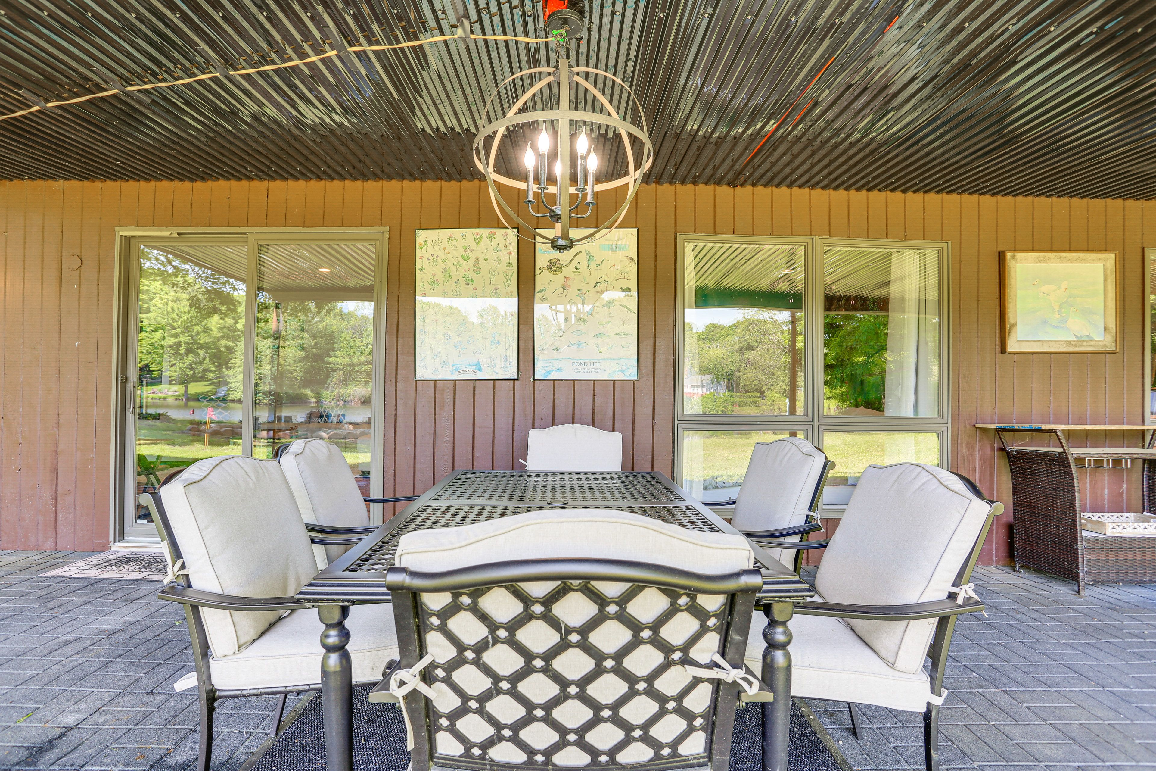 Patio | Outdoor Dining Area | Grills