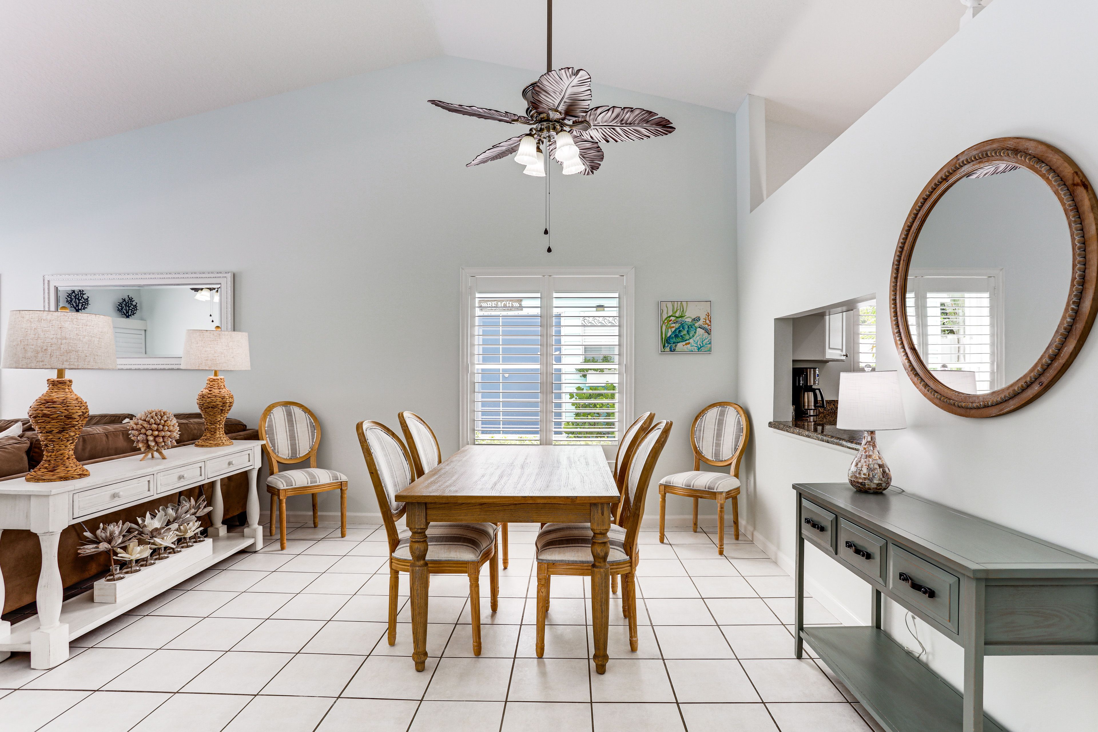 Dining Area | Dishes & Flatware Provided