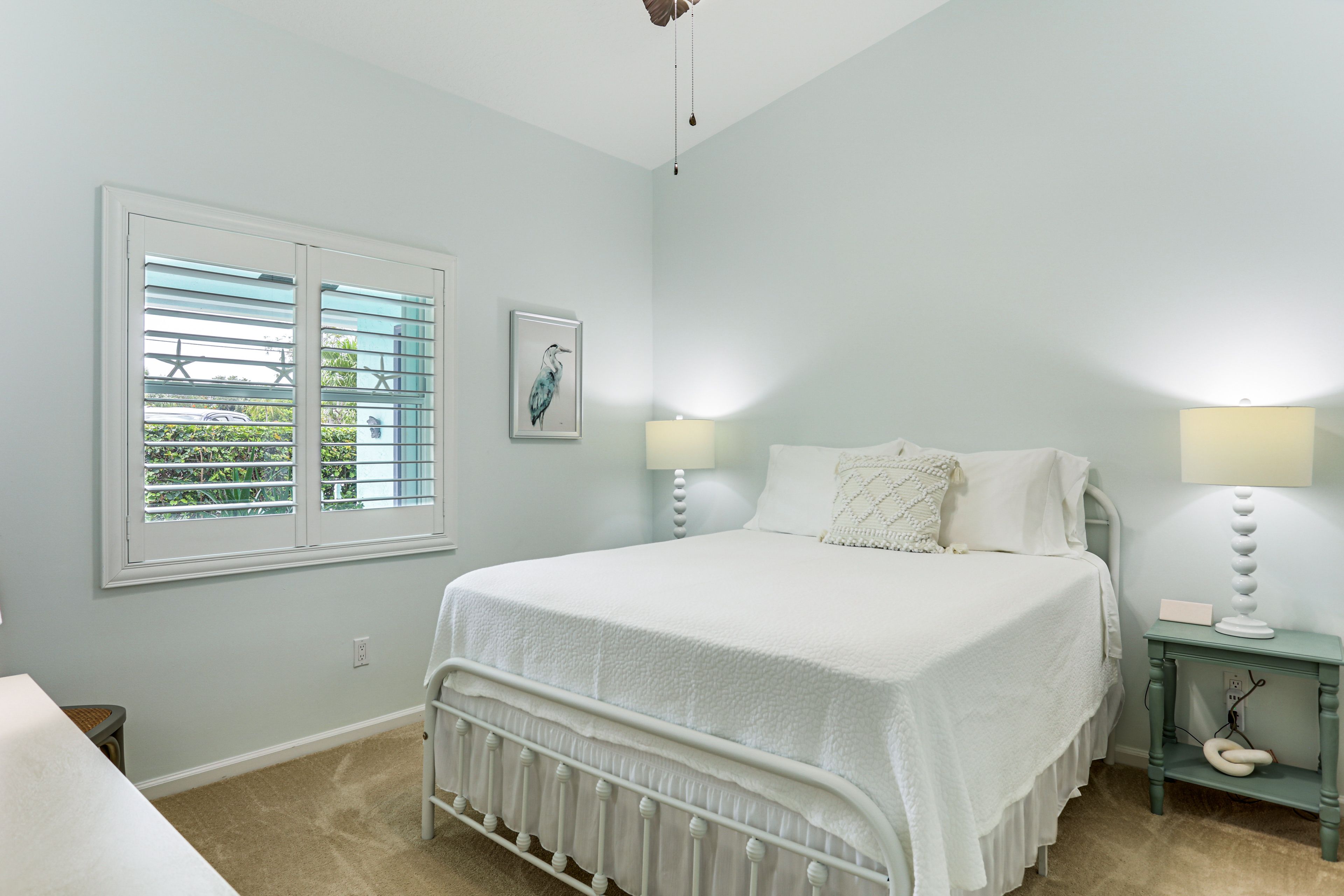 Bedroom 2 | Queen Bed | Main Floor | Ceiling Fans | Towels Provided