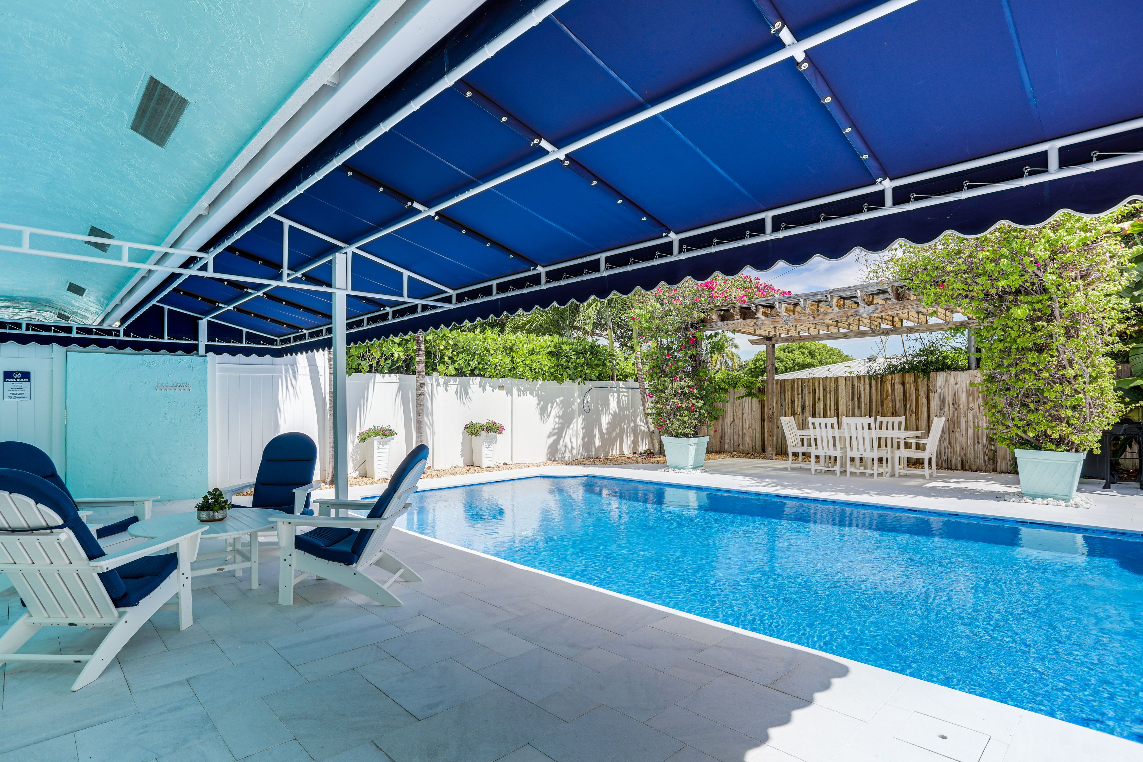 Covered Patio | Outdoor Dining