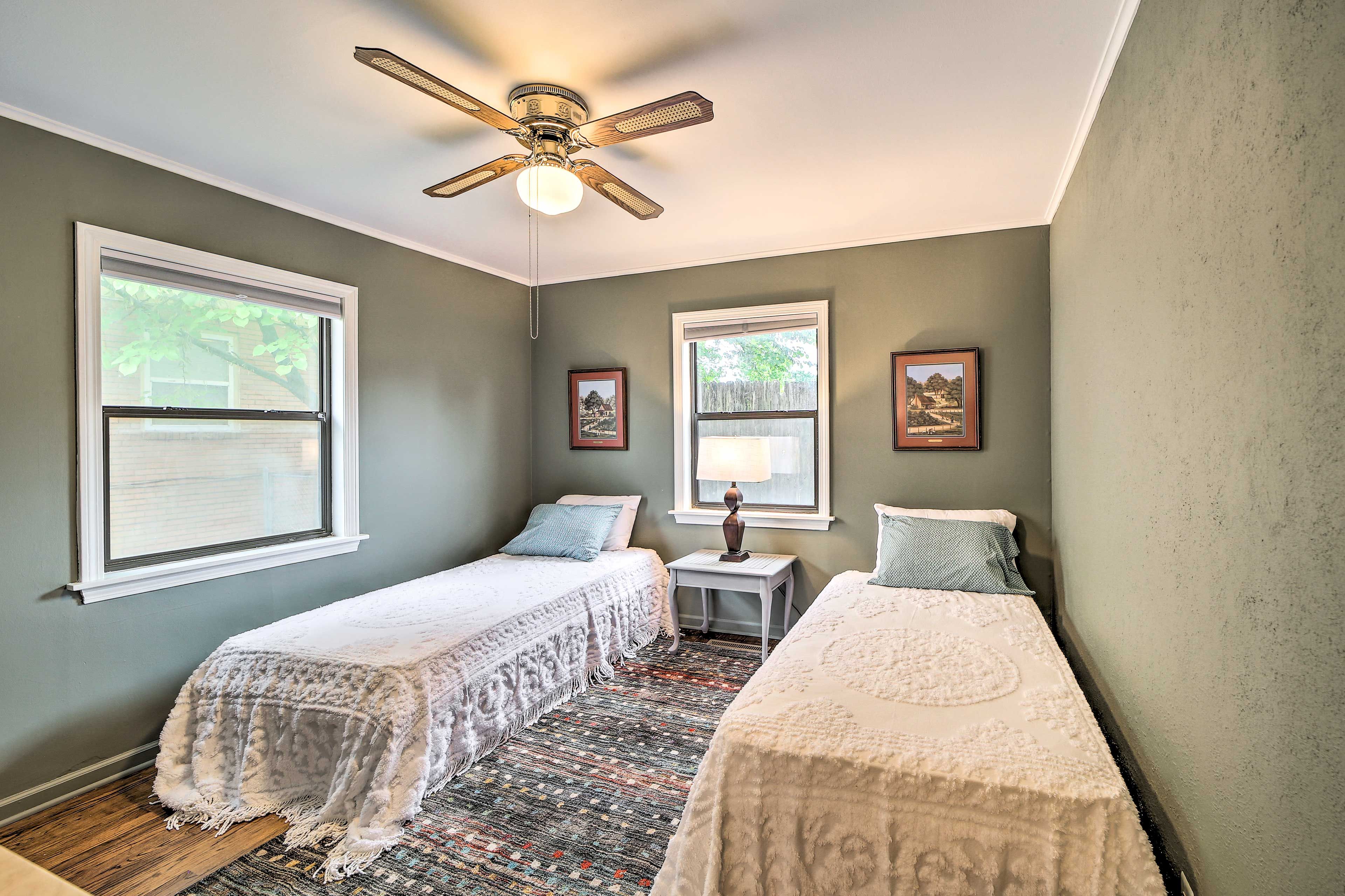 Bedroom 2 | 2 Twin Beds