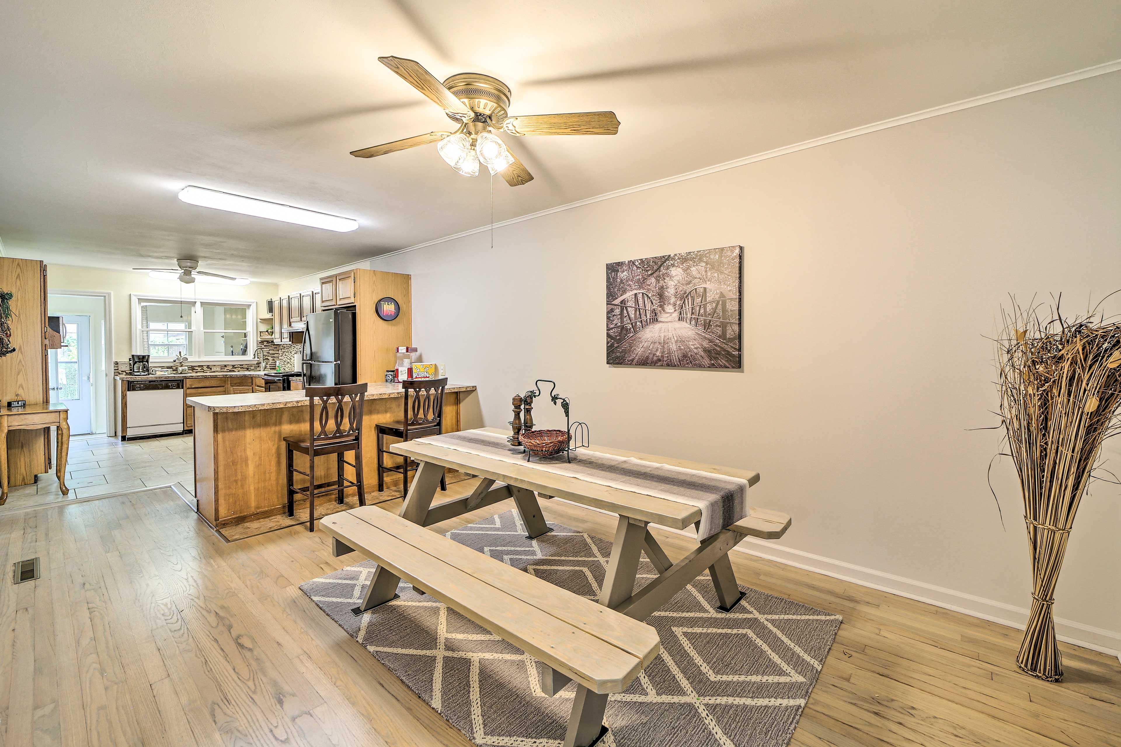 Kitchen | Towels & Linens | Single-Story Interior | Grab Rails in Shower