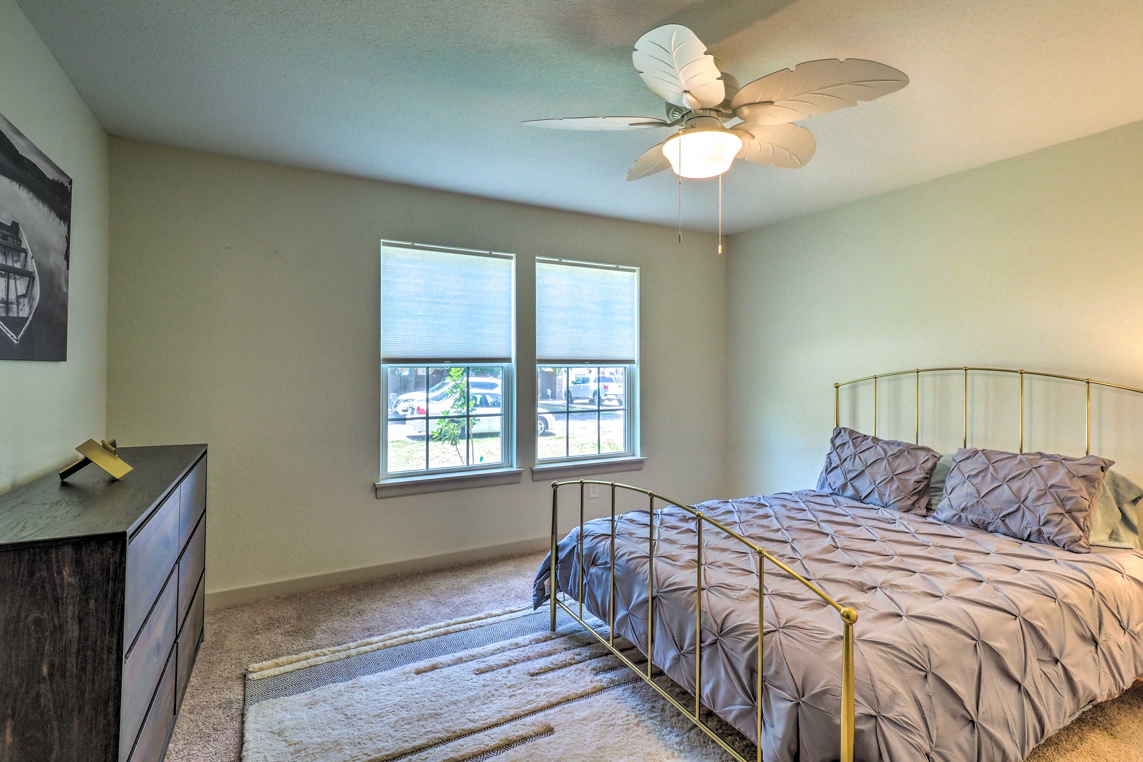 Bedroom 2 | Queen Bed