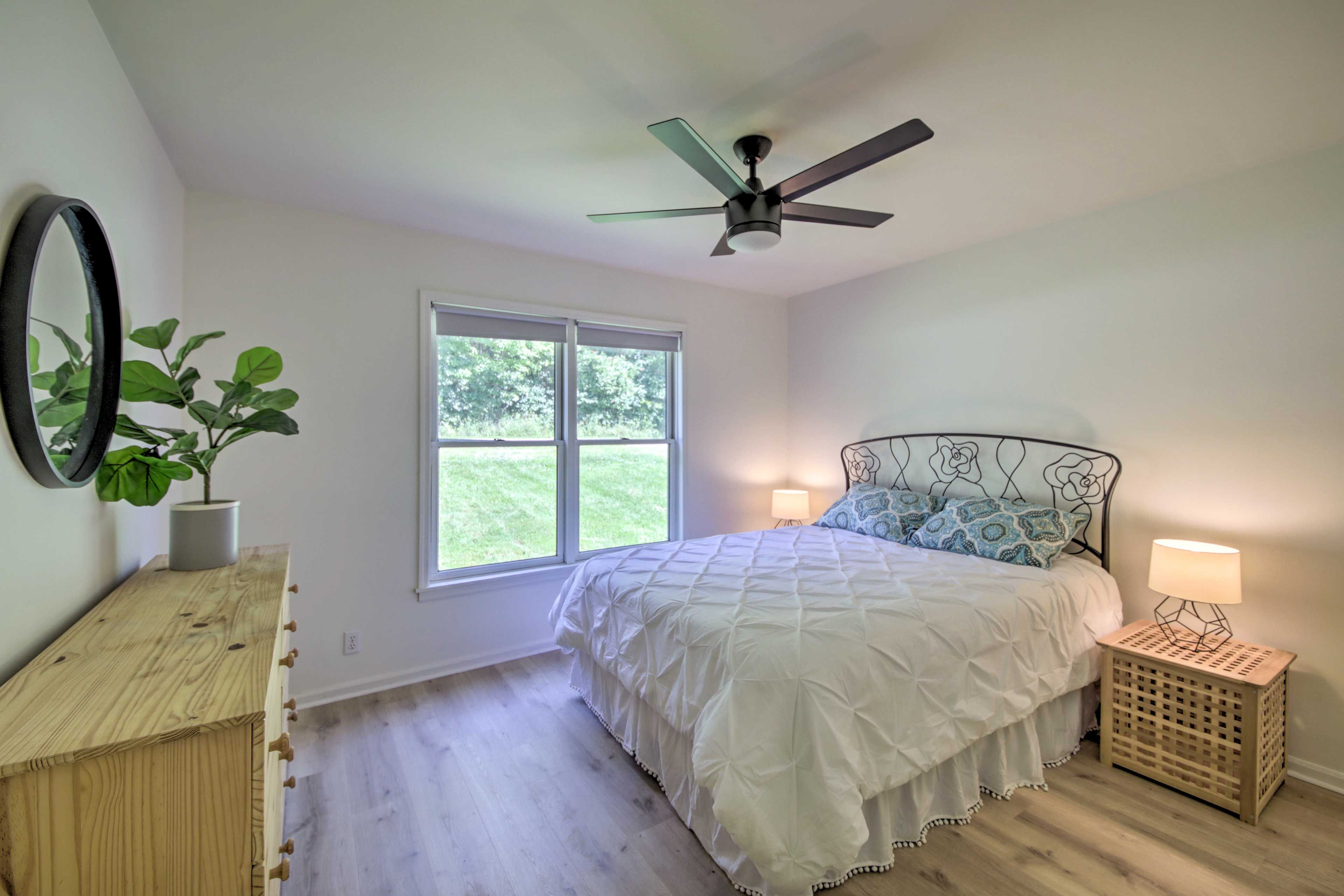 Bedroom 2 | Queen Bed | Main Level