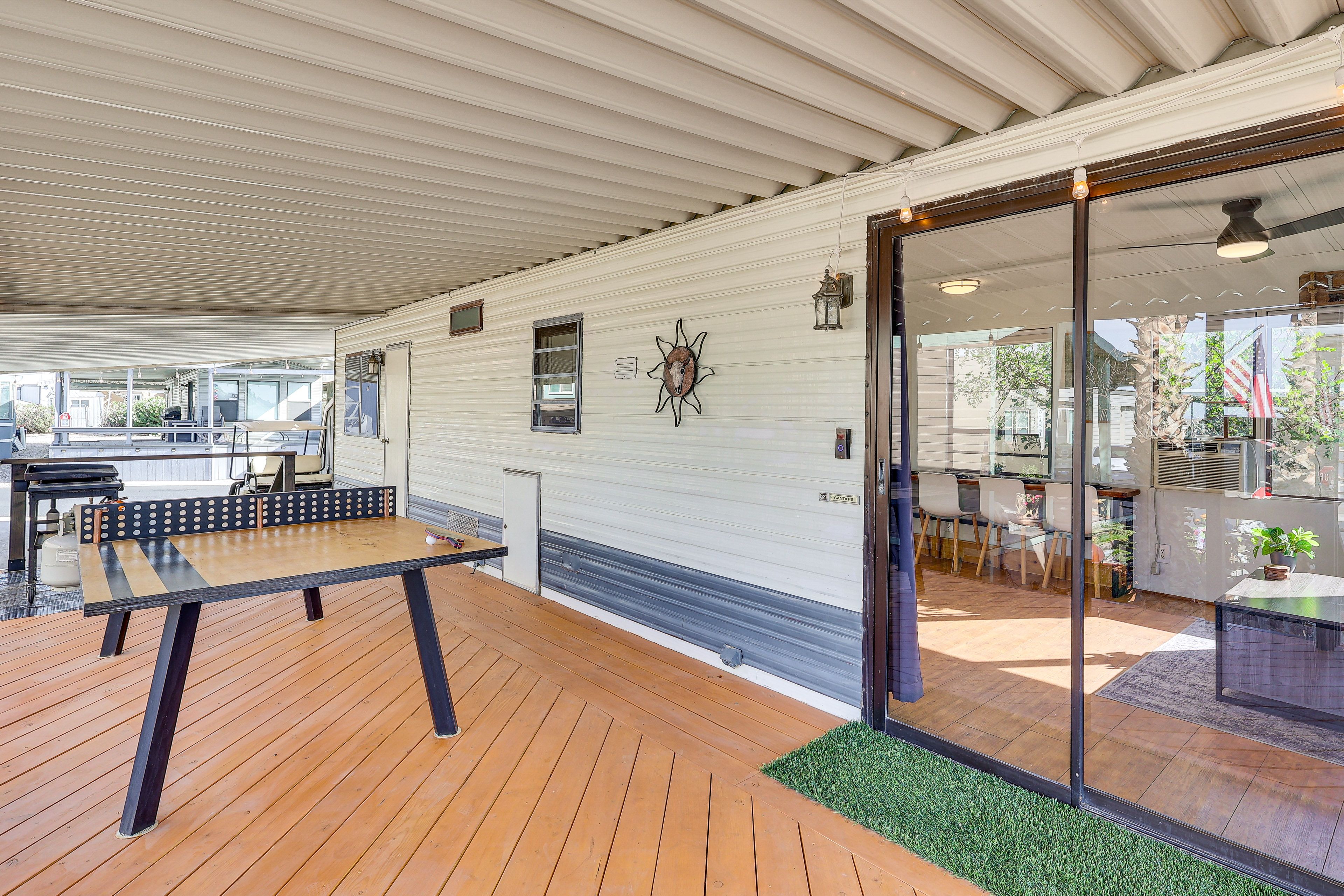 Screened-In Porch