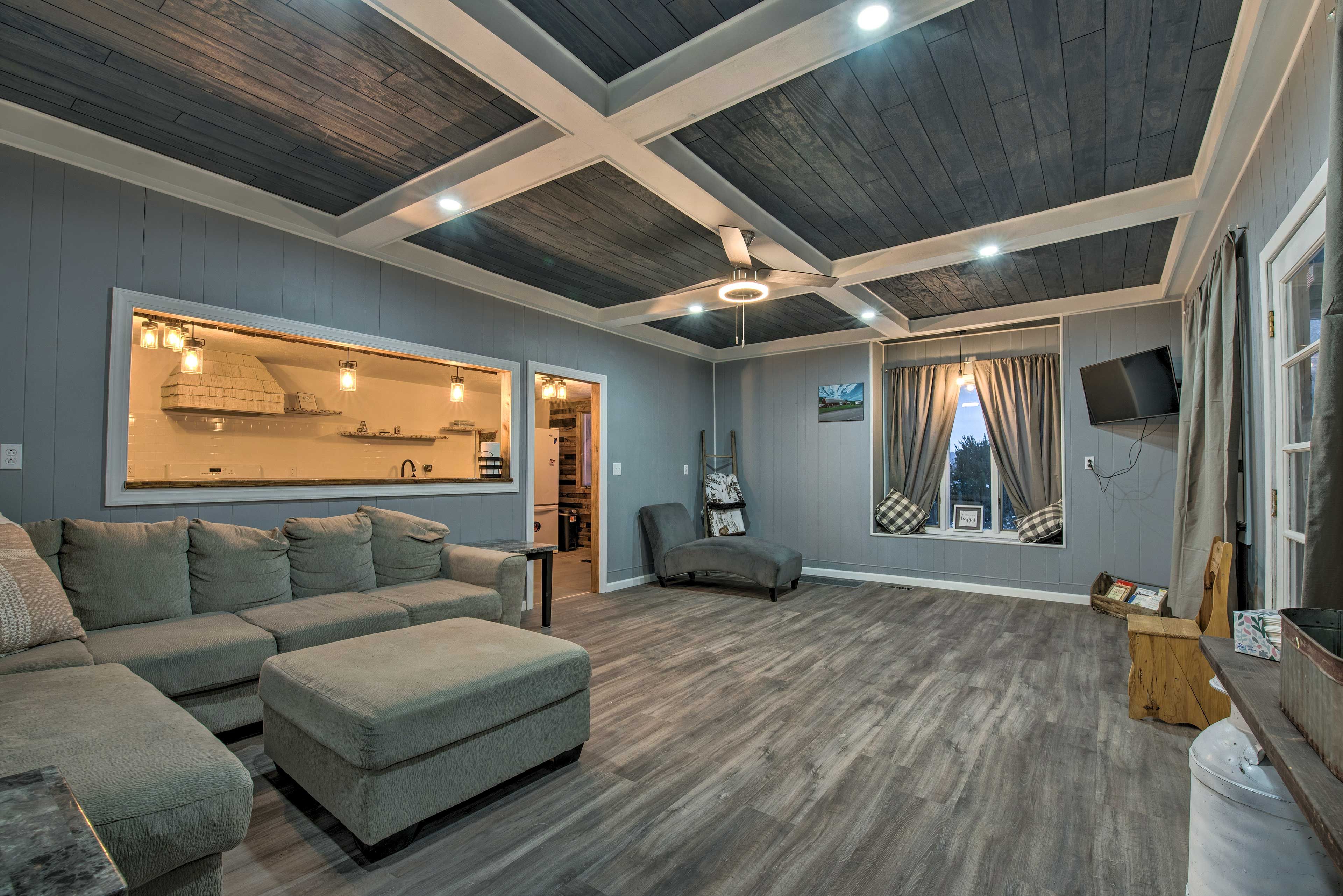 Living Room | Free WiFi | 2 Futon Mattresses