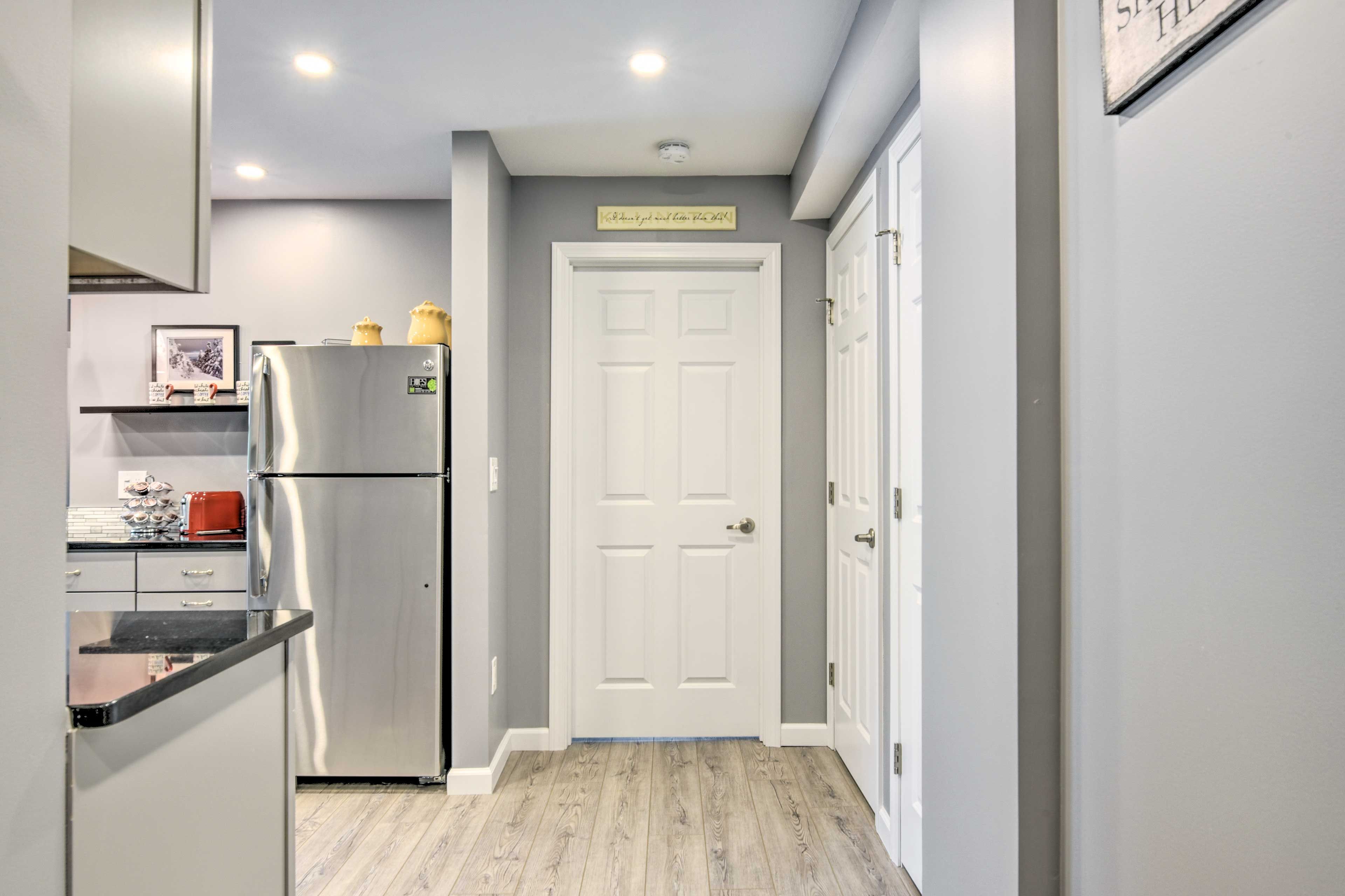 Entryway & Kitchen | Keurig Coffee Maker | Toaster