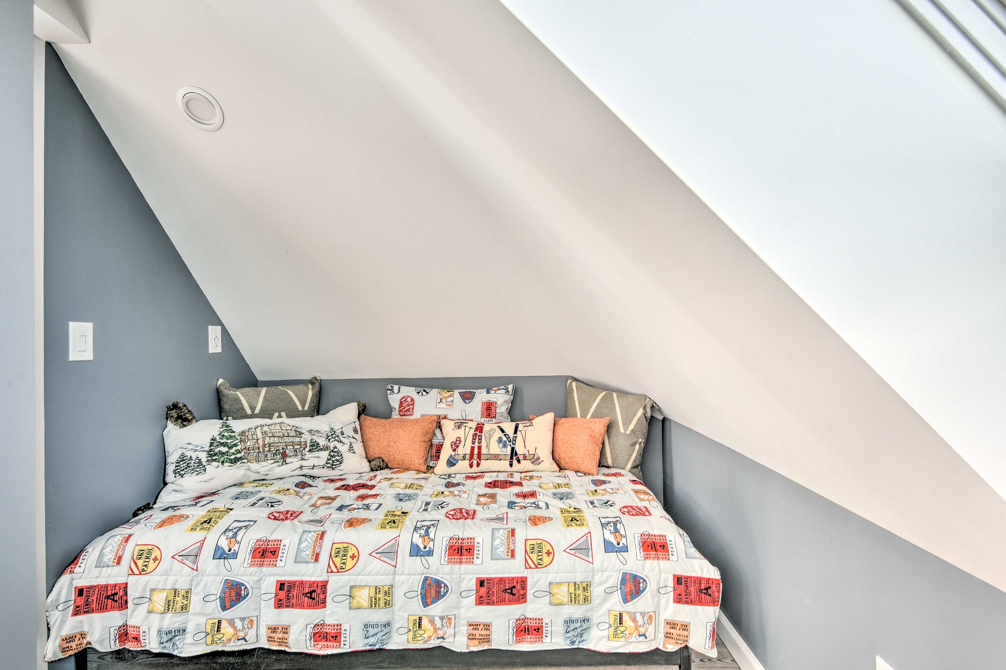 Sleeping Nook | Twin Bed