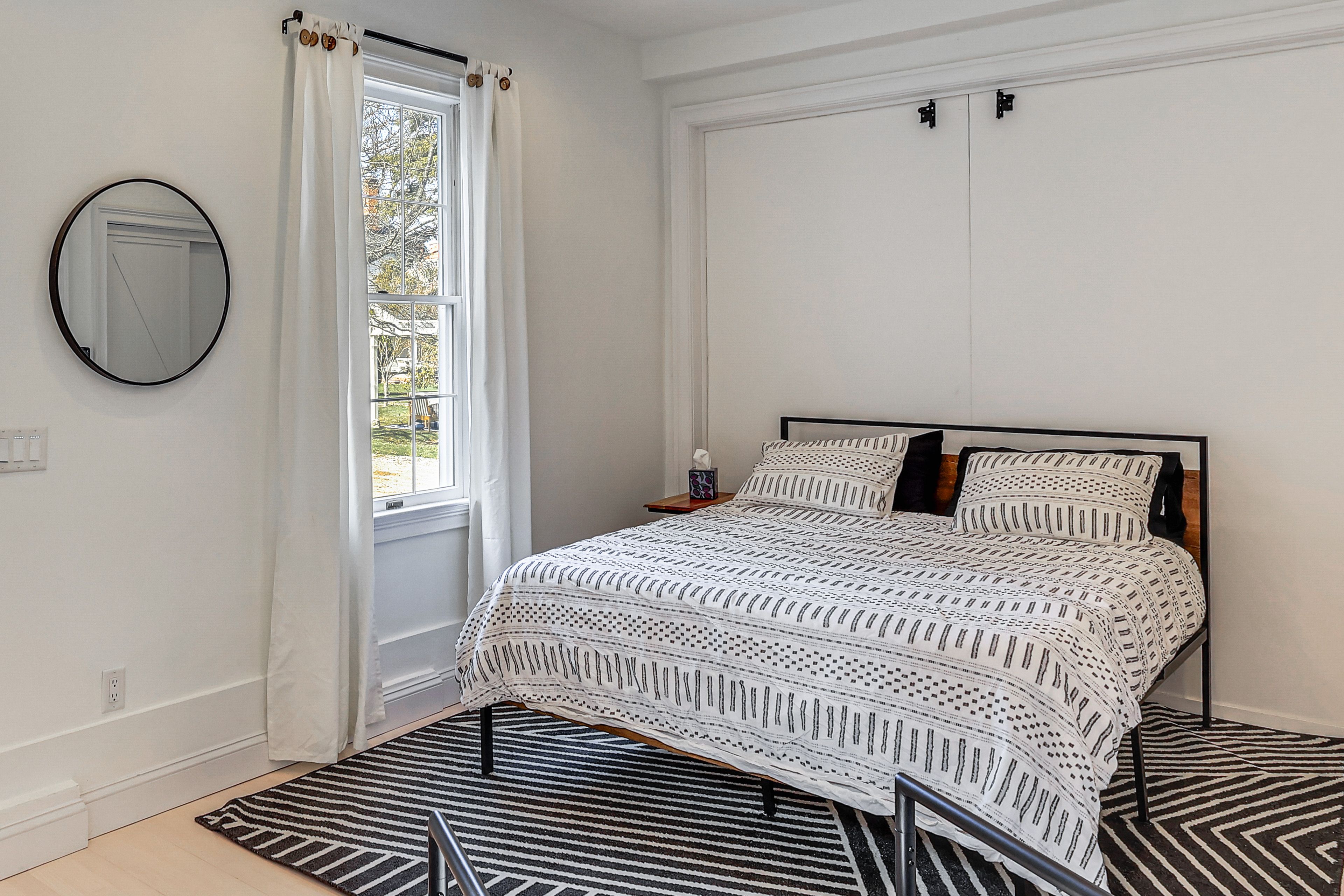 Bedroom | Queen Bed | 1st Floor