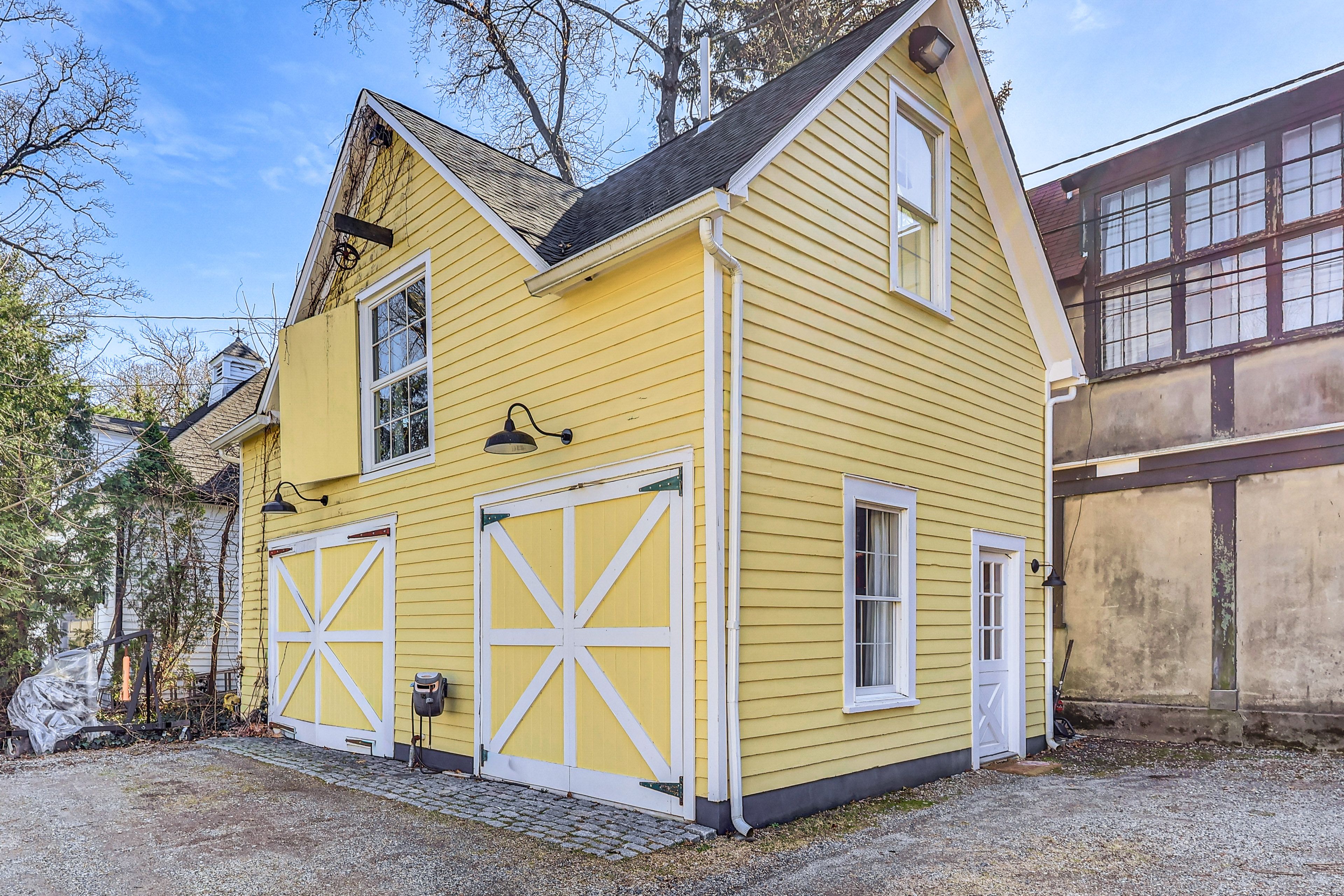 Exterior | Driveway (1 Vehicle) | Free Street Parking