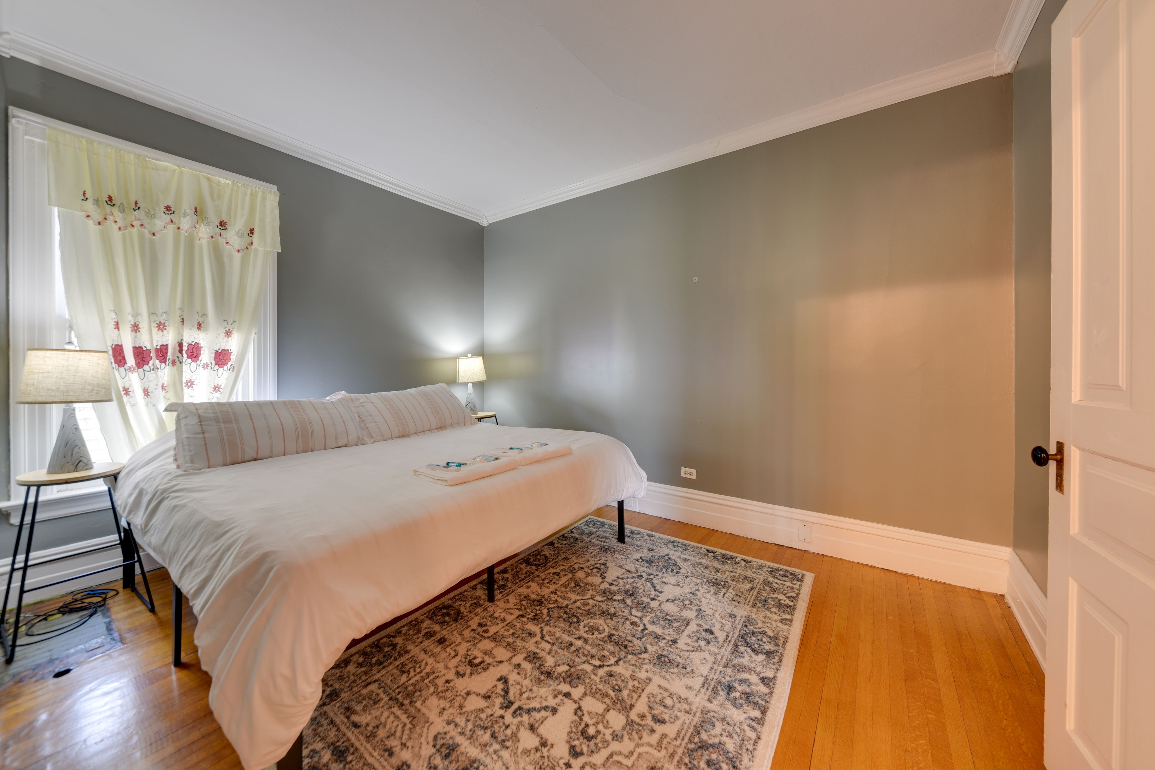 Bedroom 2 | King Bed