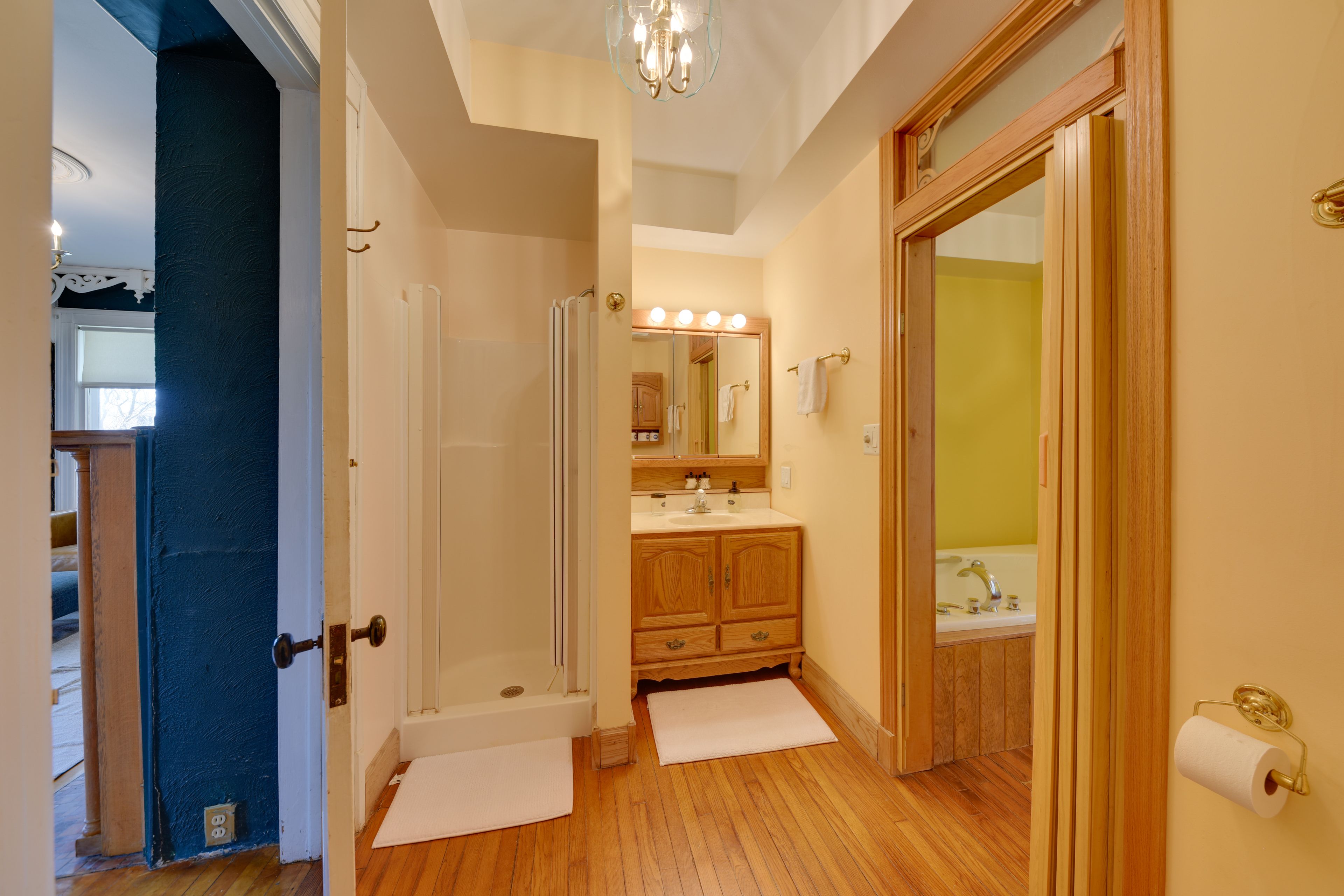 Full Bath | Complimentary Toiletries