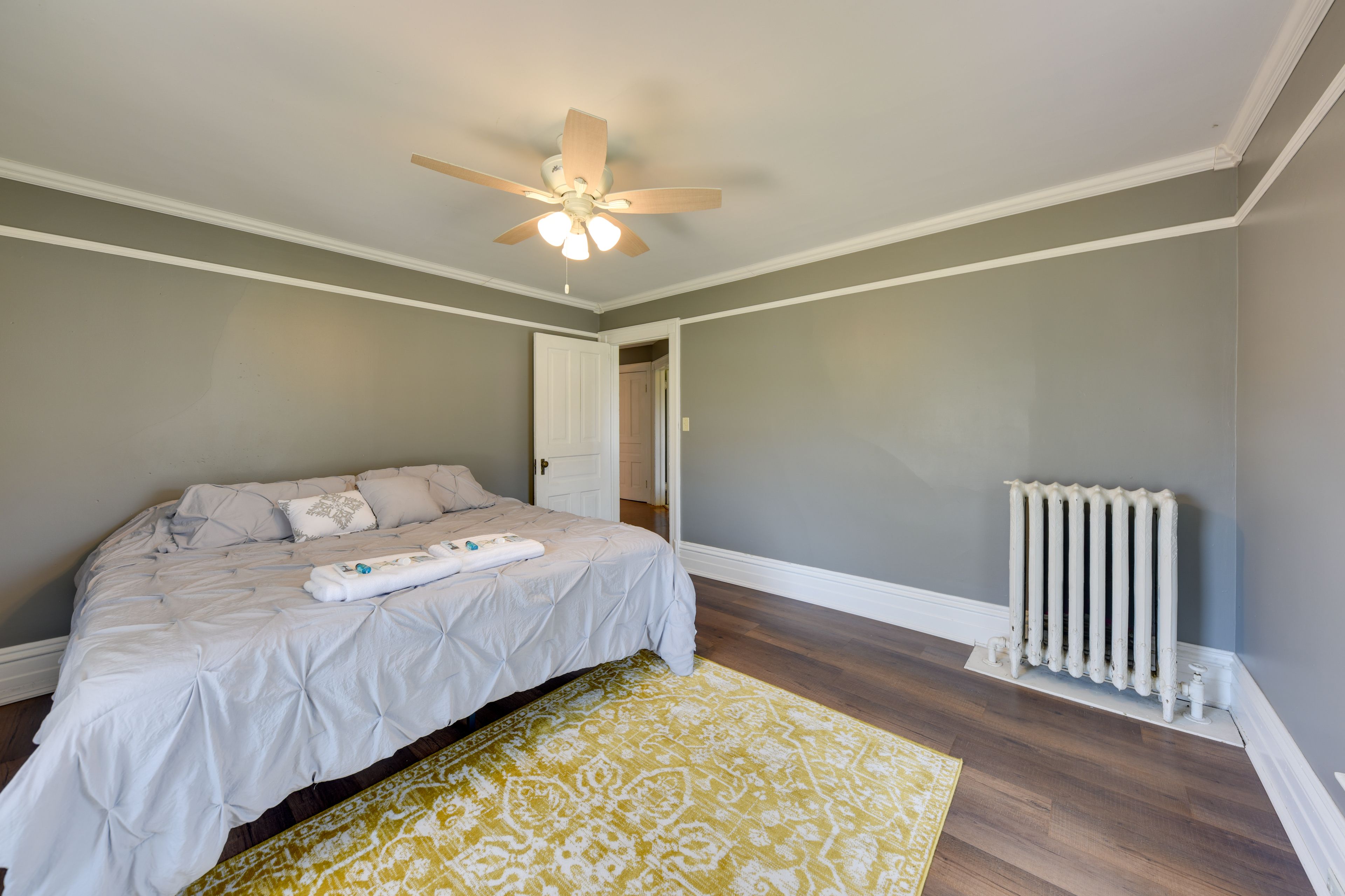 Bedroom 5 | King Bed