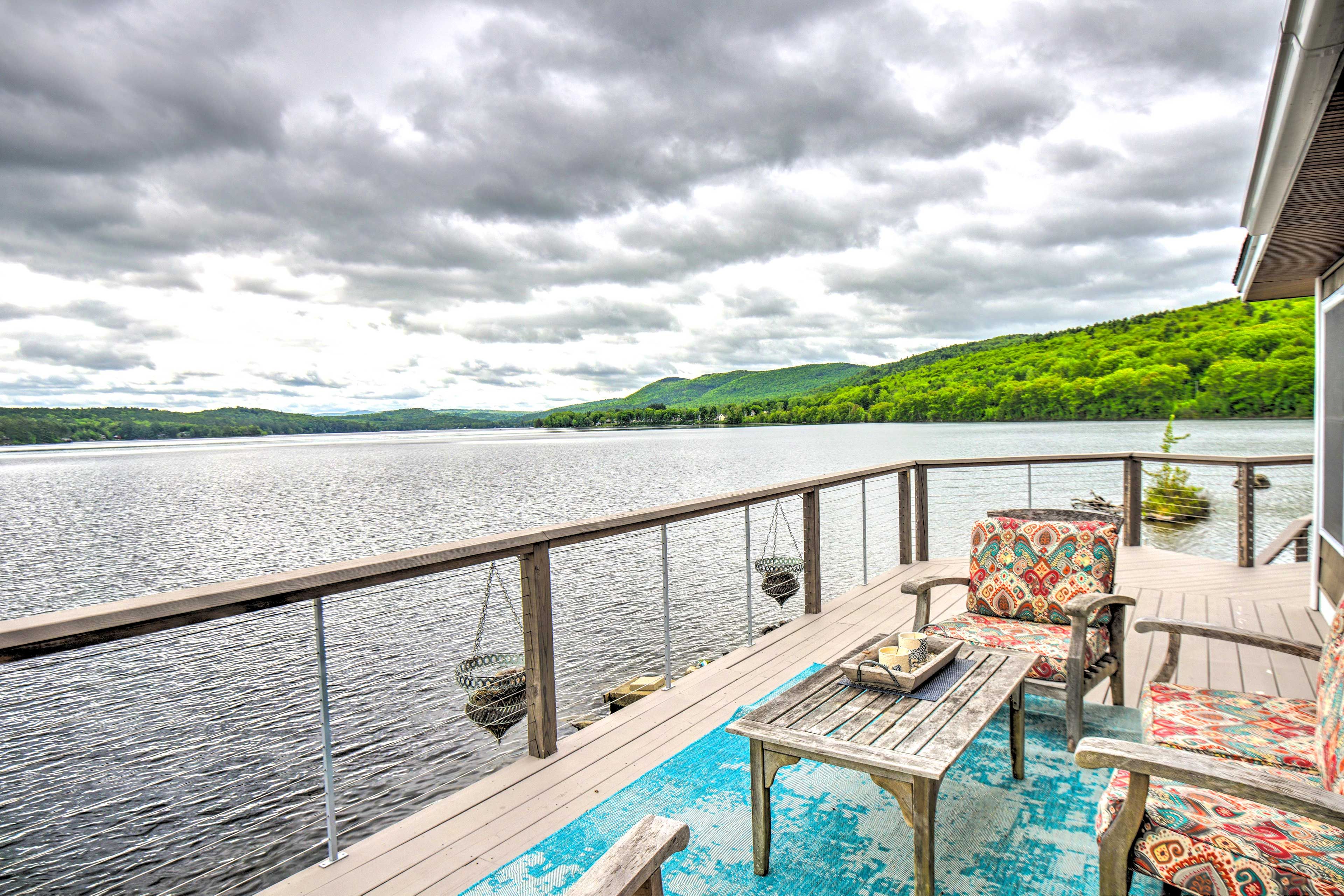 Enfield Vacation Rental | 4BR | 4BA | 3,545 Sq Ft | Stairs Required